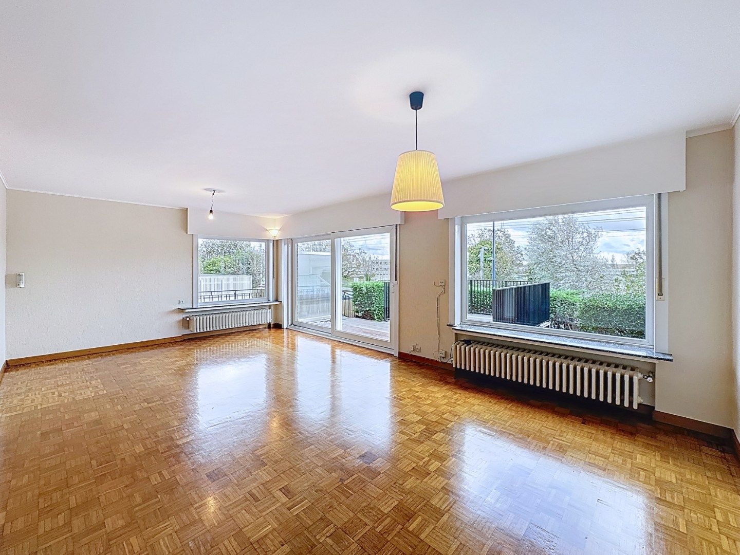 Ruime woning met 3 slaapkamers en garage foto 6