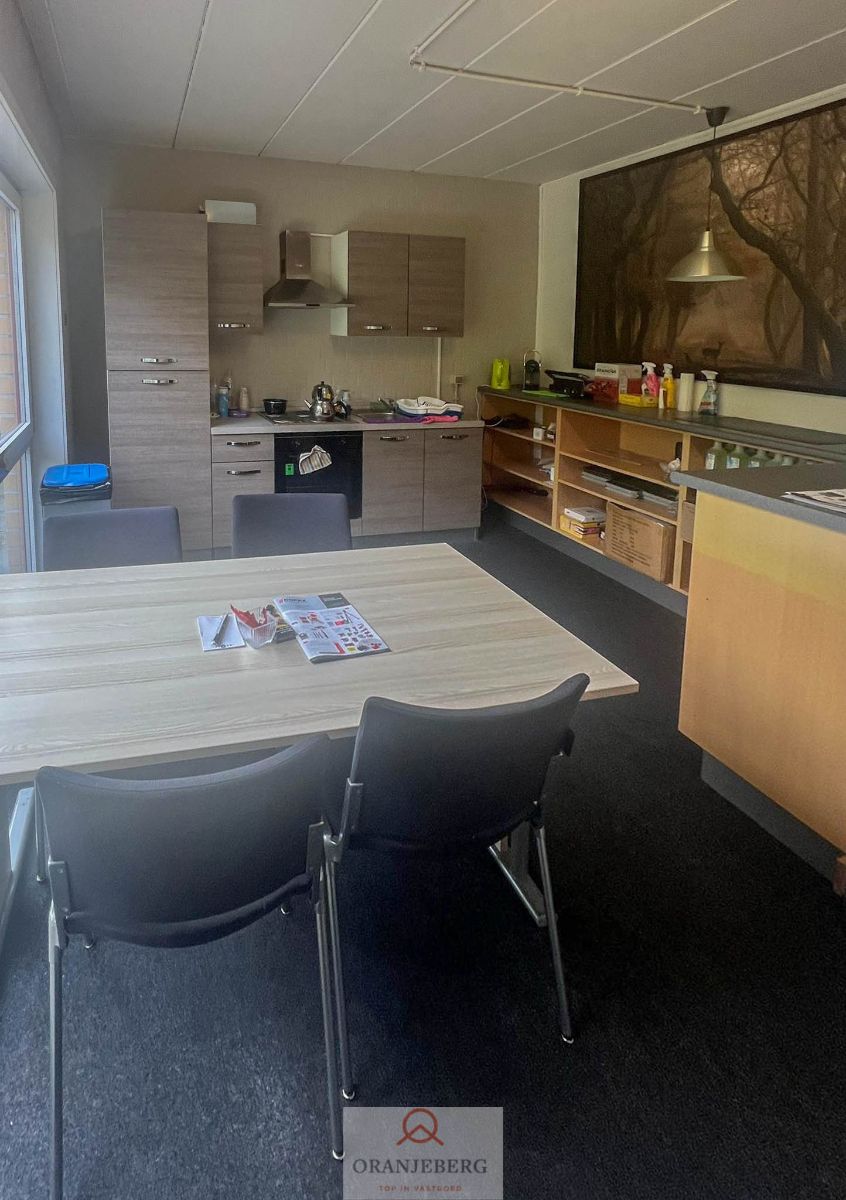 Handels ruimte/kantoor (128 m²) + magazijn te huur Mariakerke foto 12