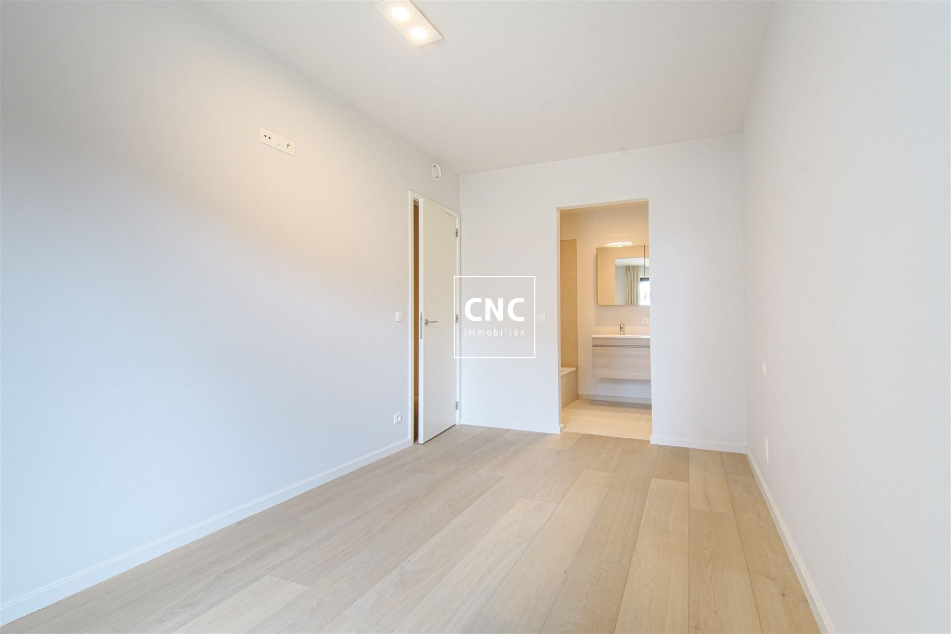 Zuidgericht appartement met ruim terras en 2 slaapkamers foto 16