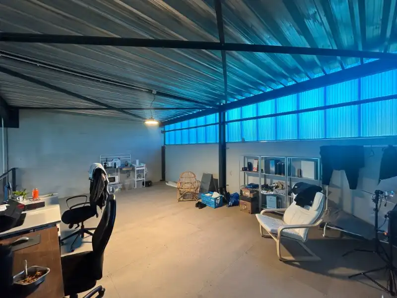 Magazijnruimte van 88 m² met mezzanine (±35 m²) en parking in Evergem foto 9