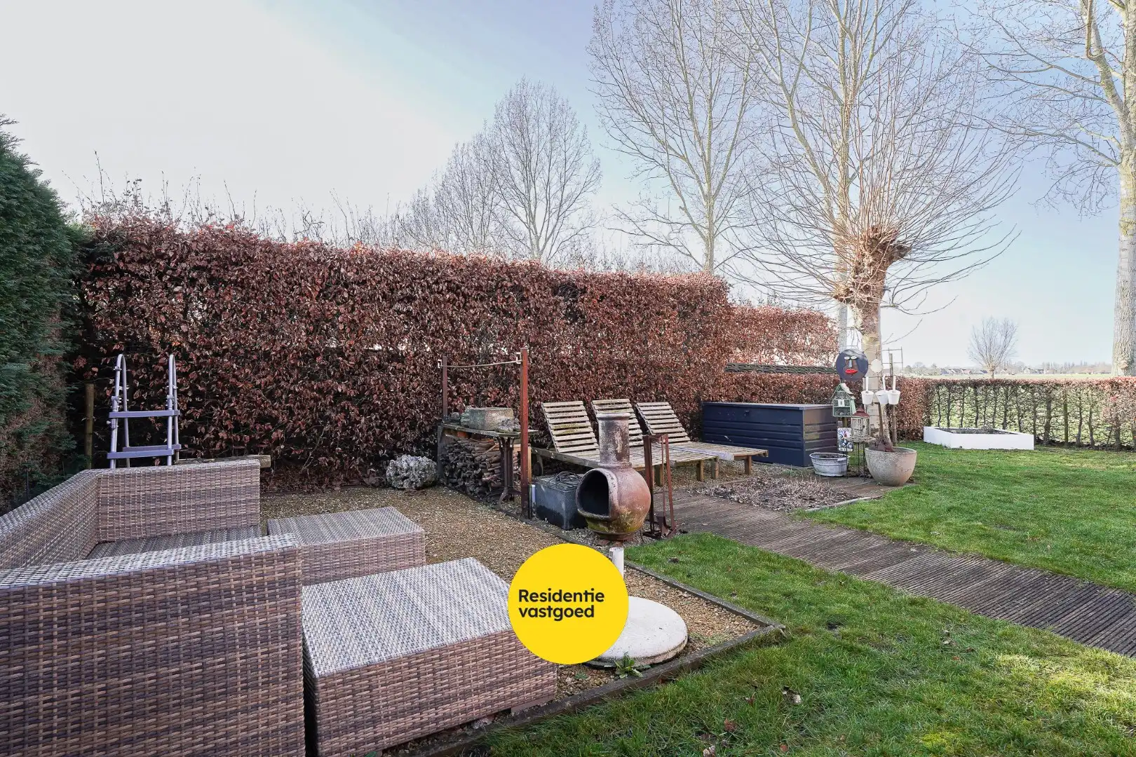 Ruime gezinswoning in doodlopende straat foto 12