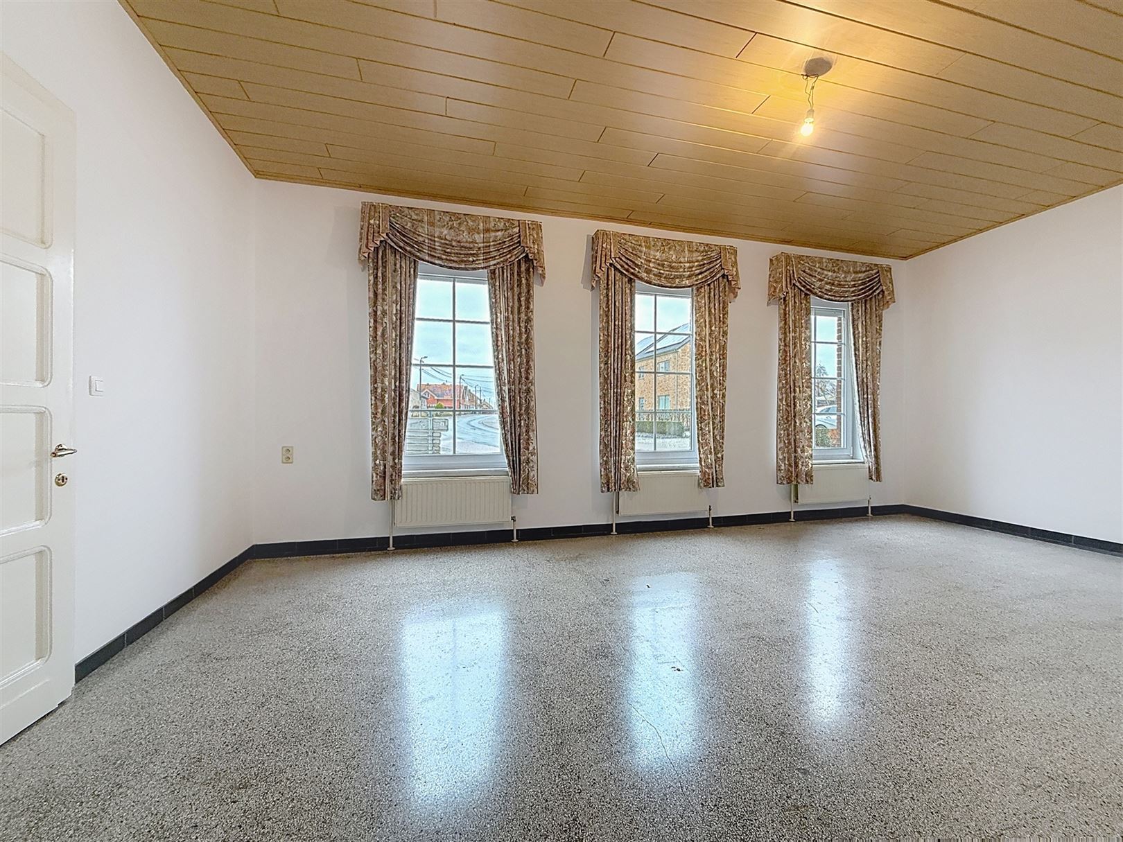 Ruime woning met 4 slpks en verhuurde studio + tuin foto 9