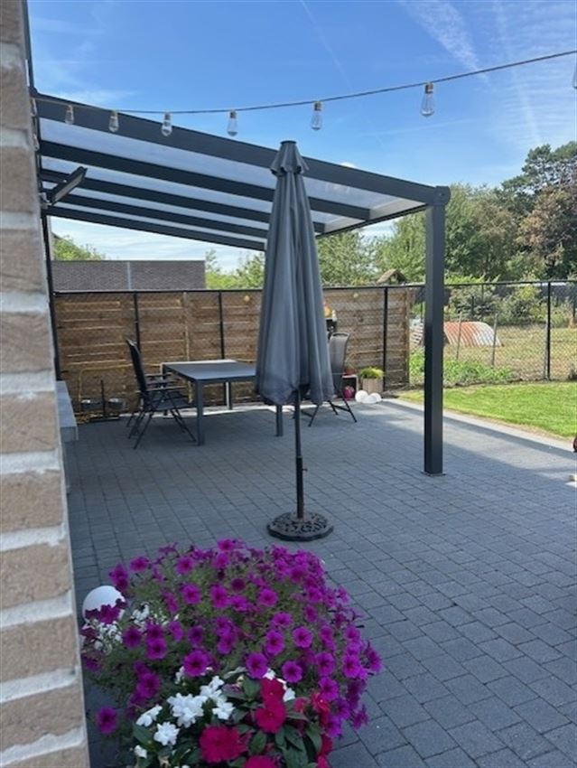 Mooi en landelijk, heel recent, 3 slpk., terras en tuin  foto 2