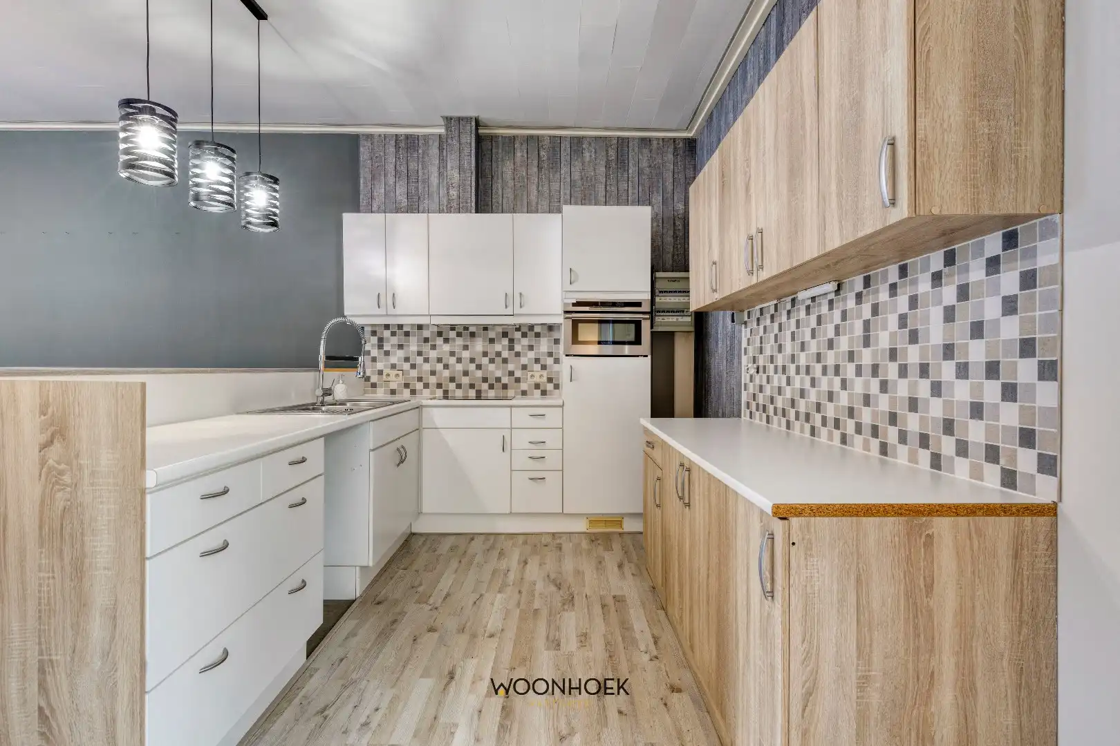 Centraal gelegen woning met 2 badkamers te Zele! foto 6