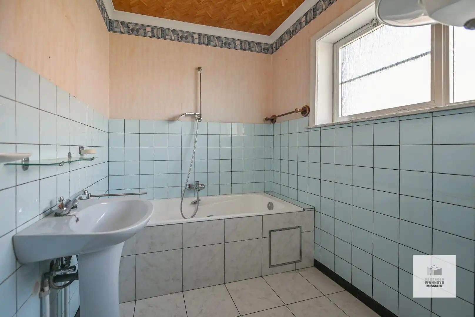 Te renoveren gelijkvloerse woning met  3slpk, garage, tuin op 1290m2 foto 21