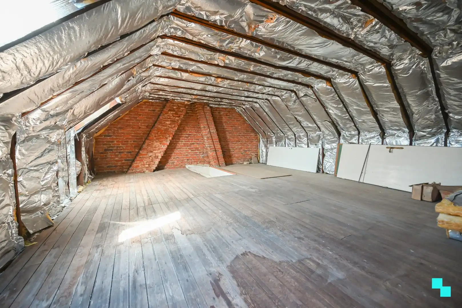 Te renoveren halfopen bebouwing met garage foto 28