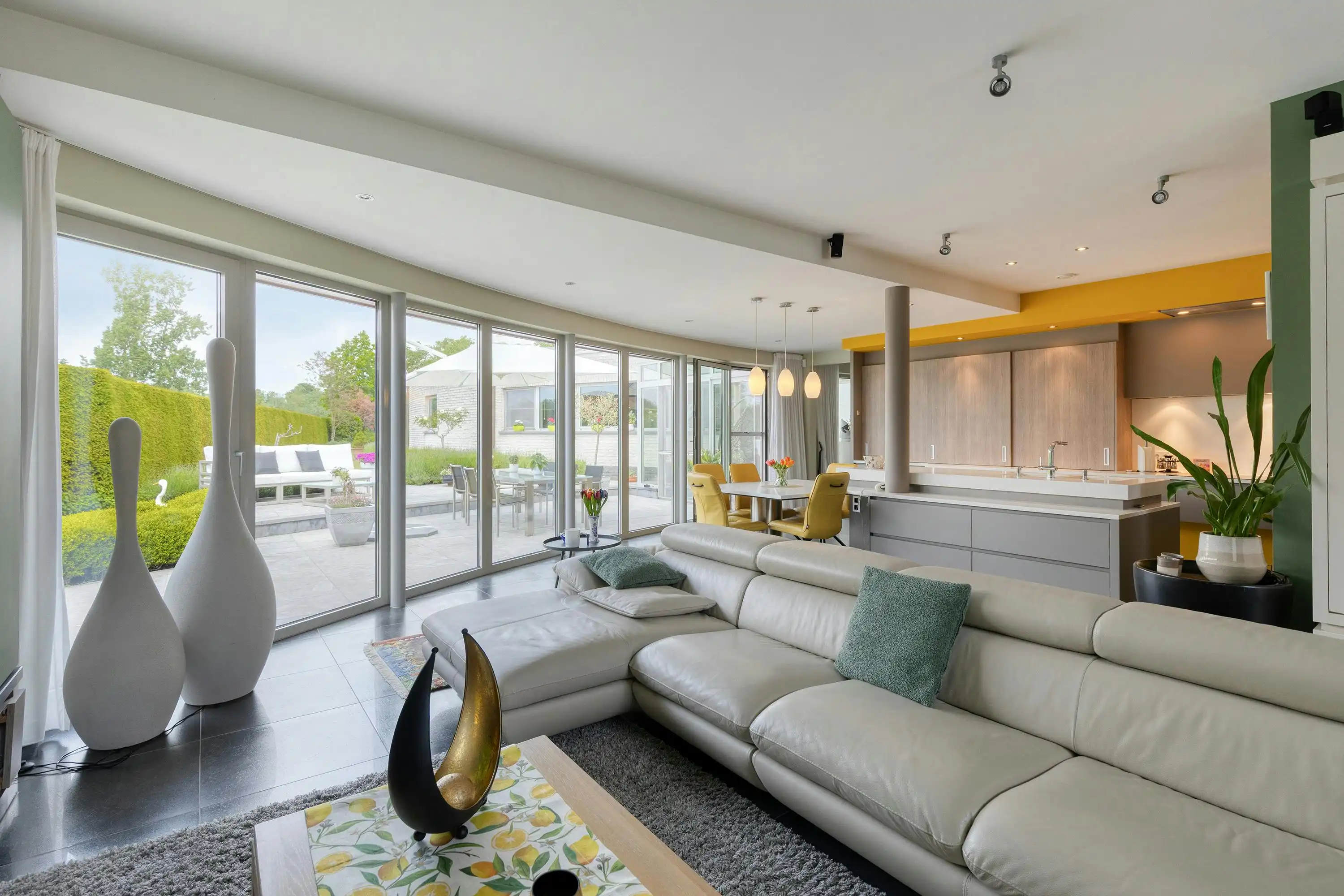 Ruime woning met magazijn (250m²) te koop in Baasrode foto 3