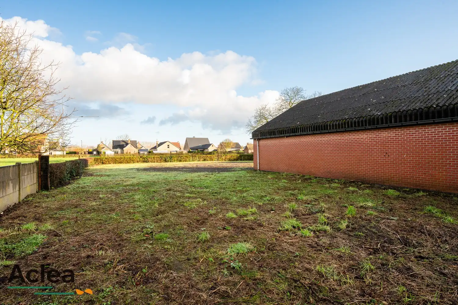 Multifunctionele eigendom bestaande uit café met appartement en feestzaal foto 2