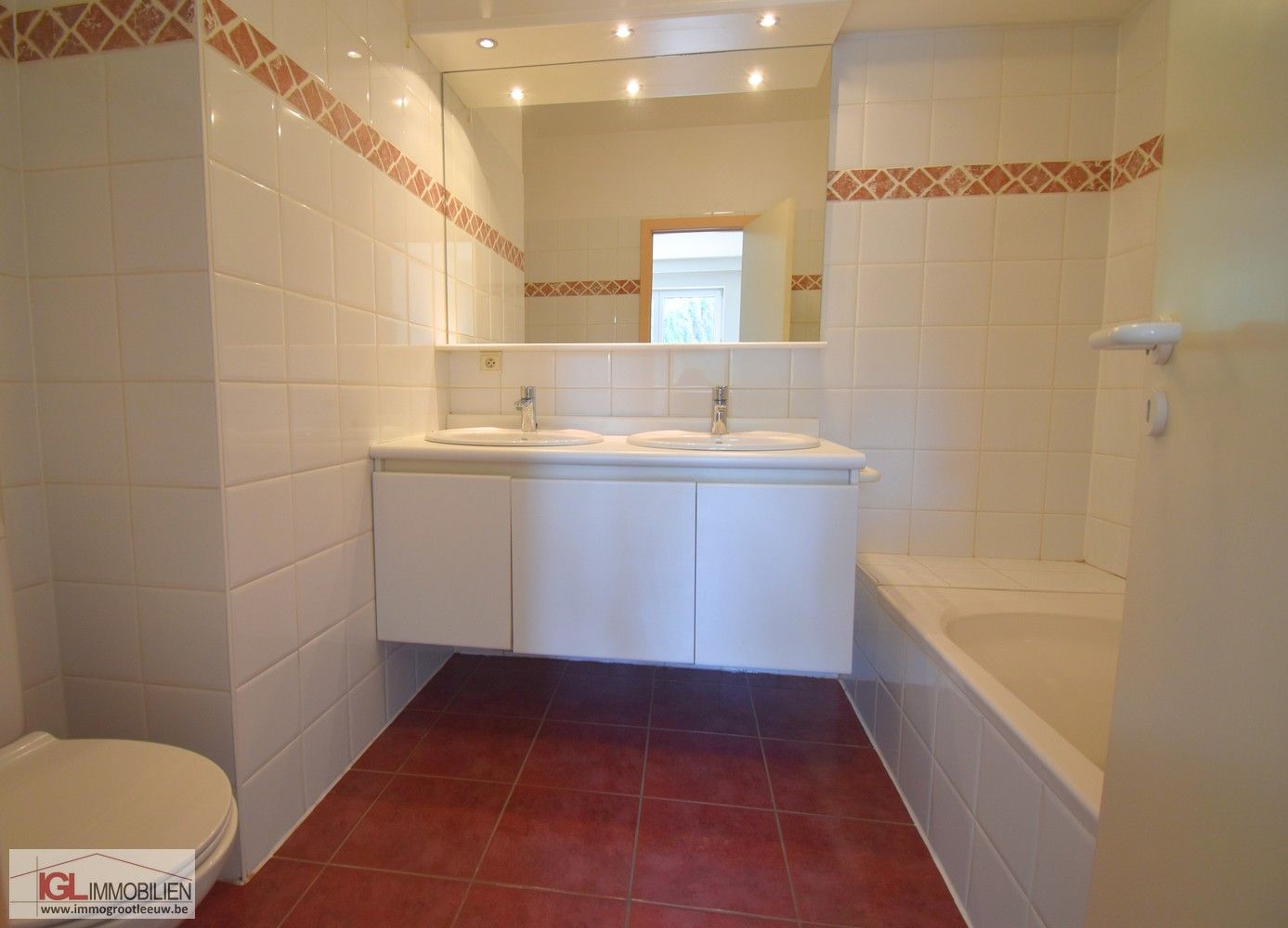 Ruime 3-kamer appartement met 2 badkamers te huur! foto 11
