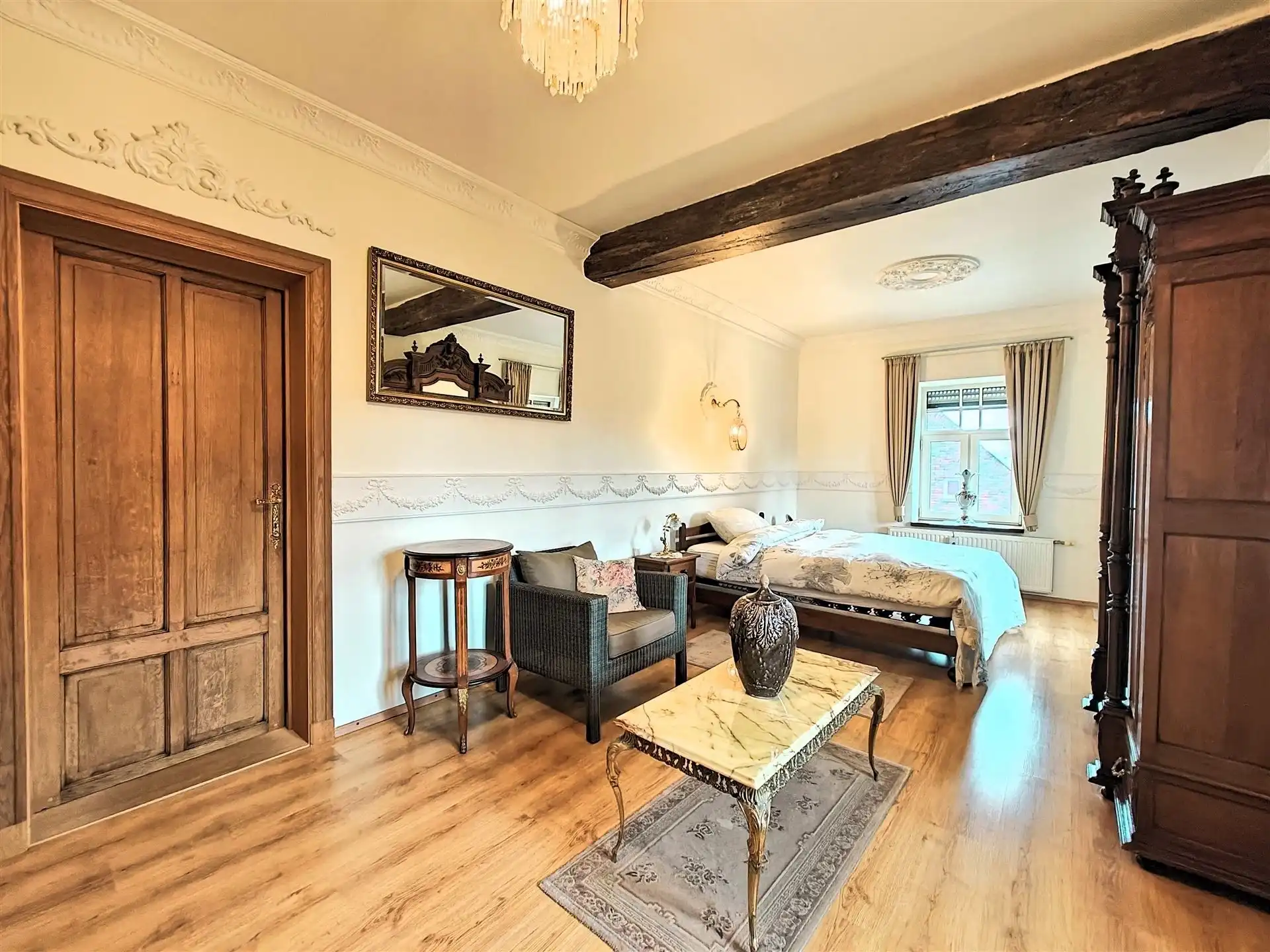 Ruim en karaktervol appartement van 190m² in het charmante Maasdorp Vucht! foto 10