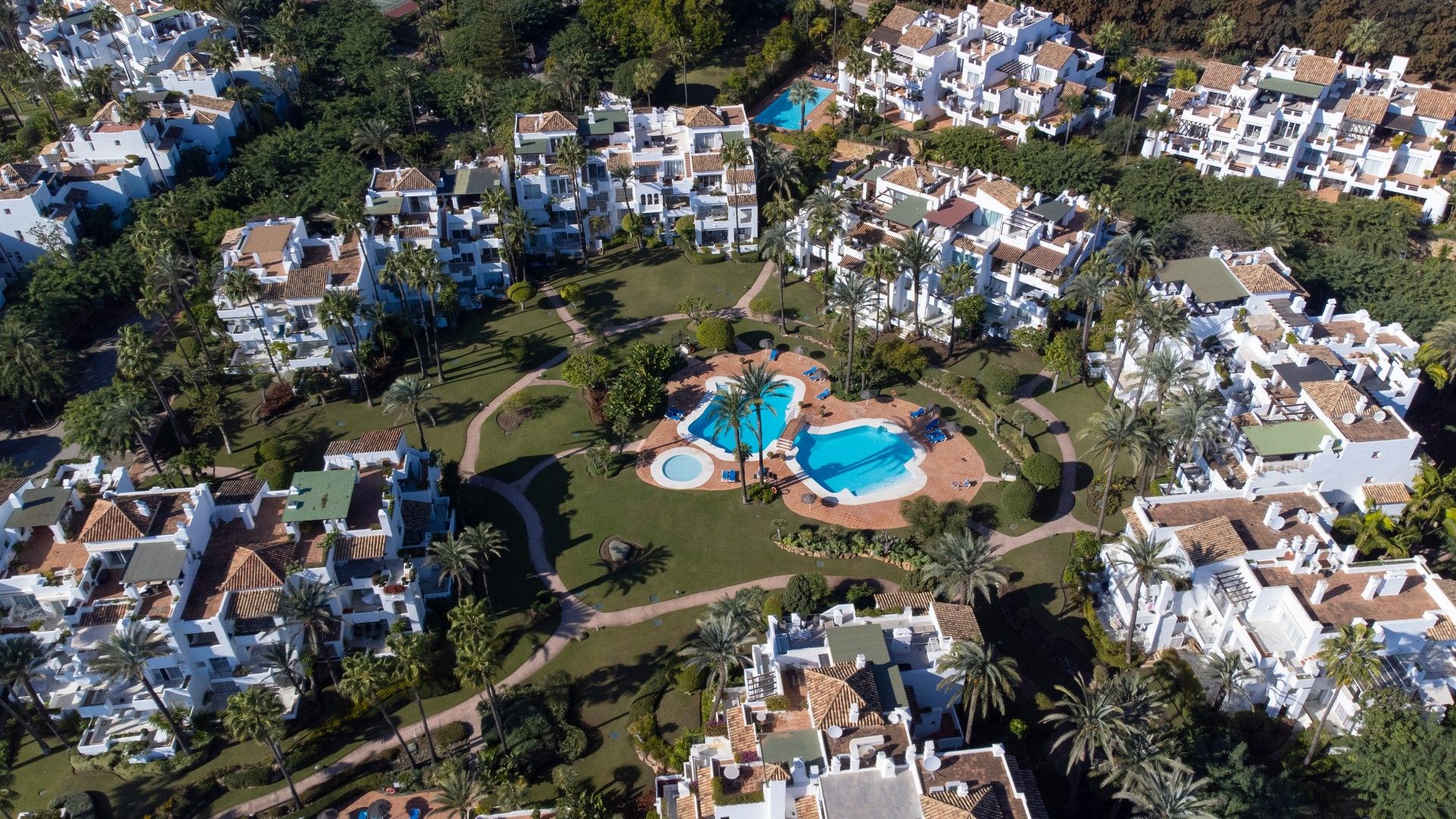 Luxe penthouse frontline beach Estepona. foto 59