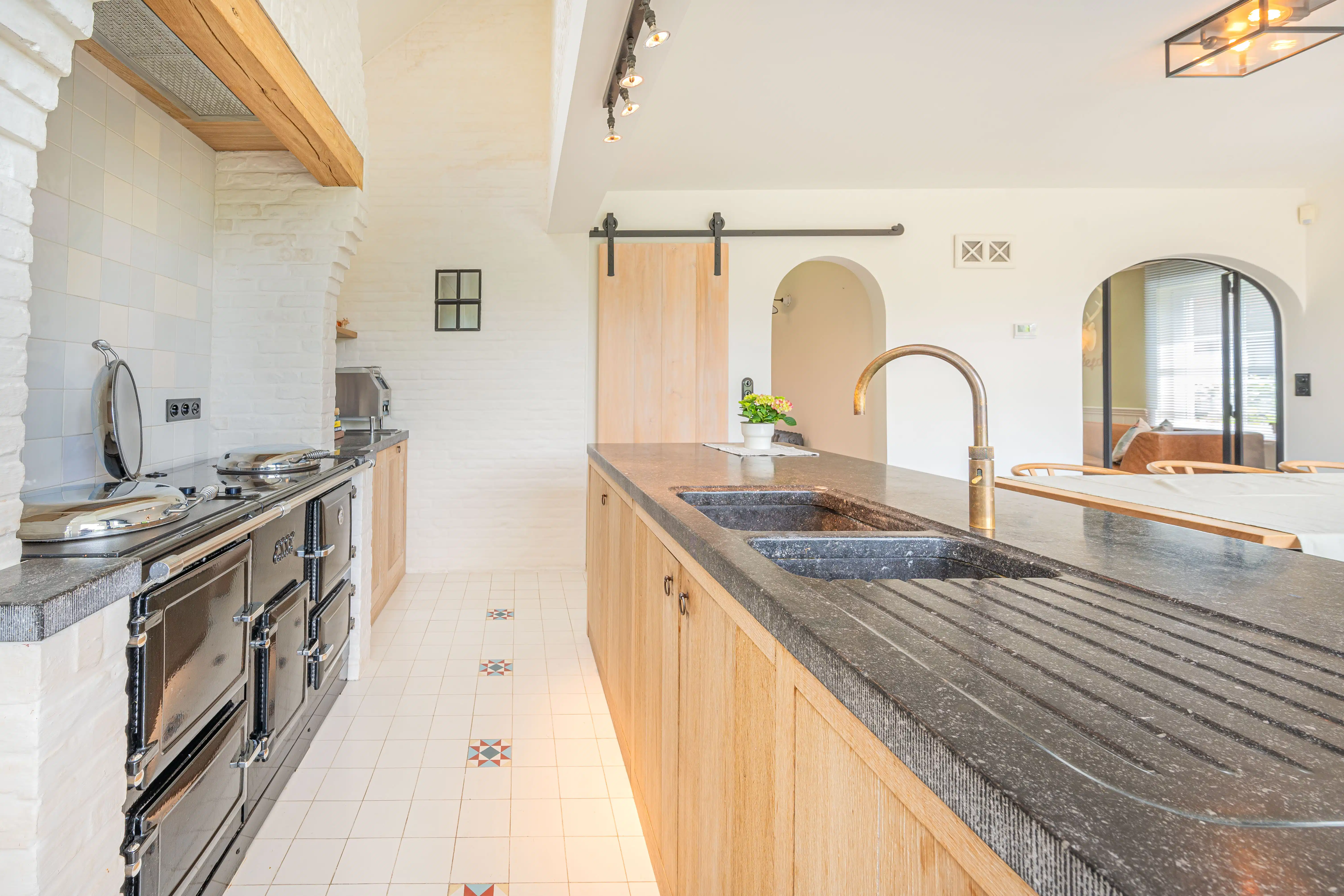 Exclusieve high-end gezinswoning prachtige tuin foto 13
