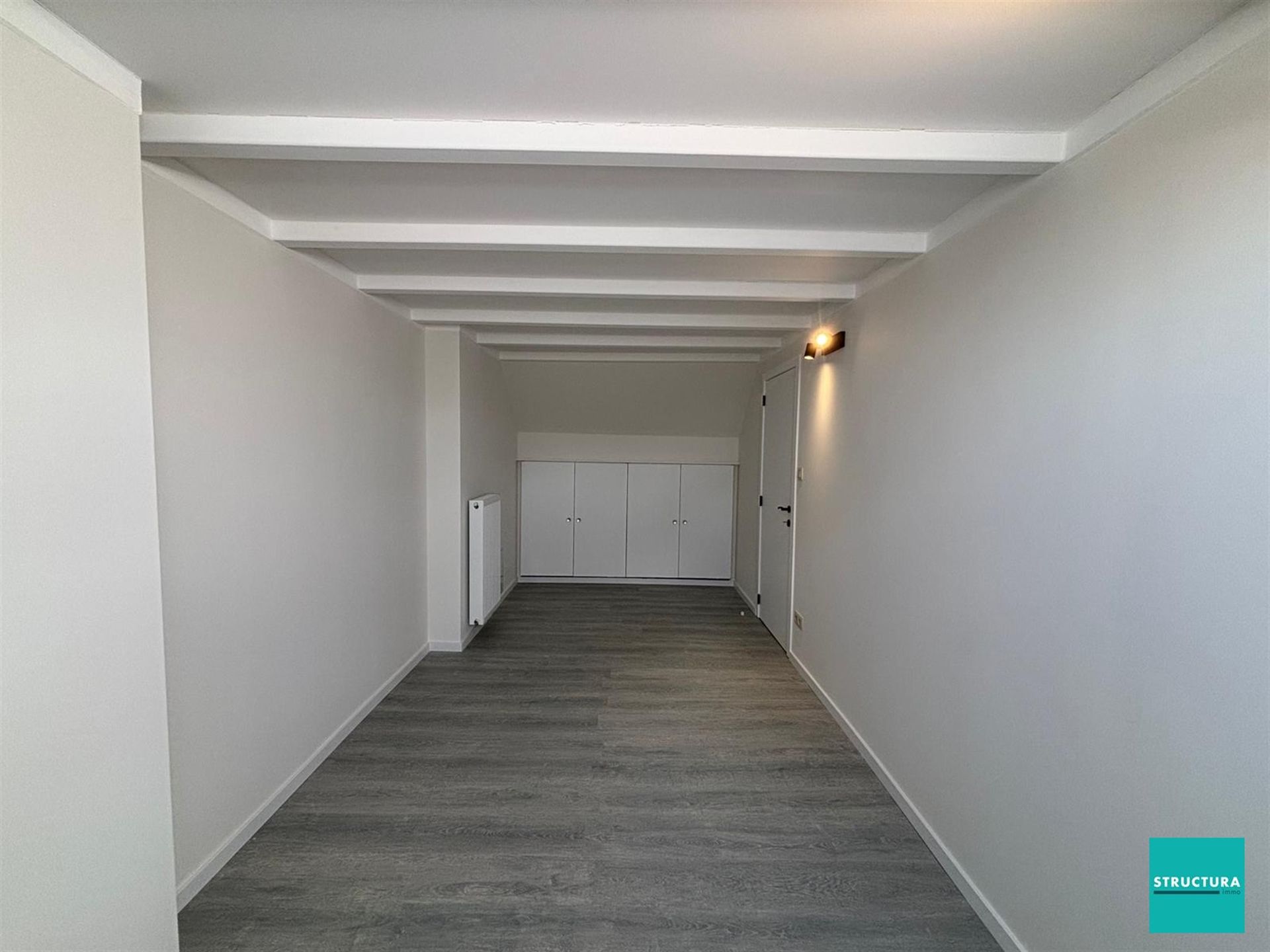 Volledig gerenoveerde, ruime woning met vlotte bereikbaarheid! foto 30