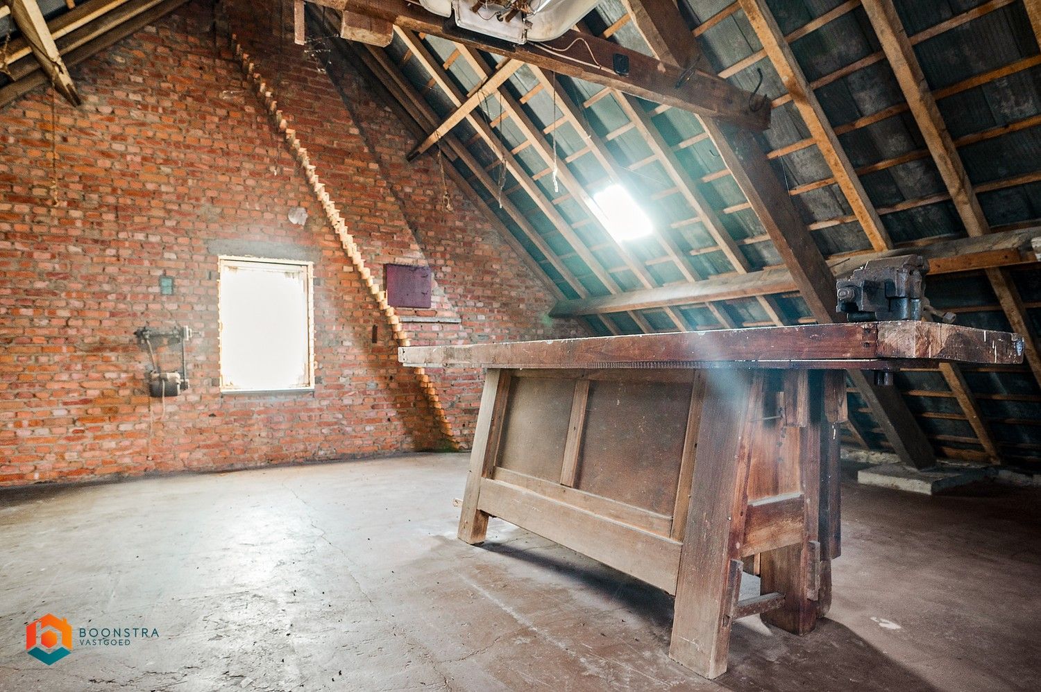 Te renoveren woning met 3 slpkrs en 2 garages in Berlaar-Heikant foto 18