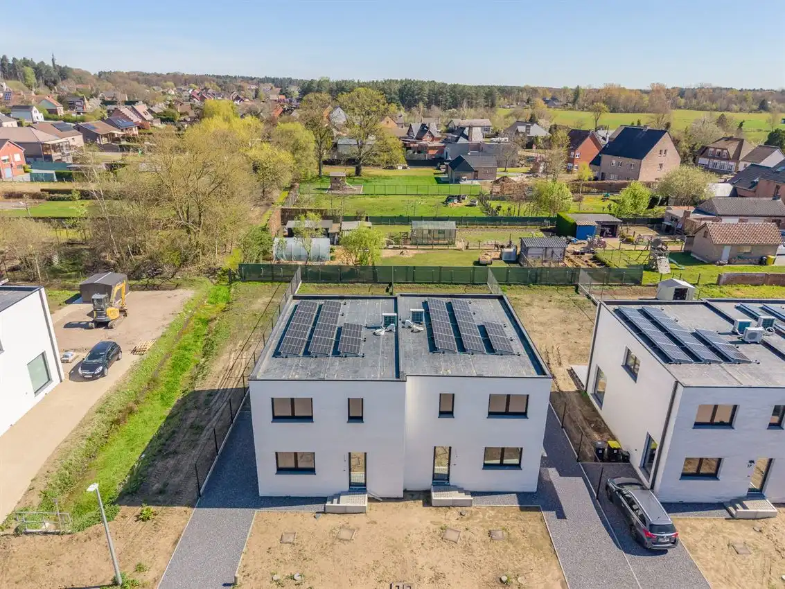 Instapklare nieuwbouwwoning met 3 slk foto 3