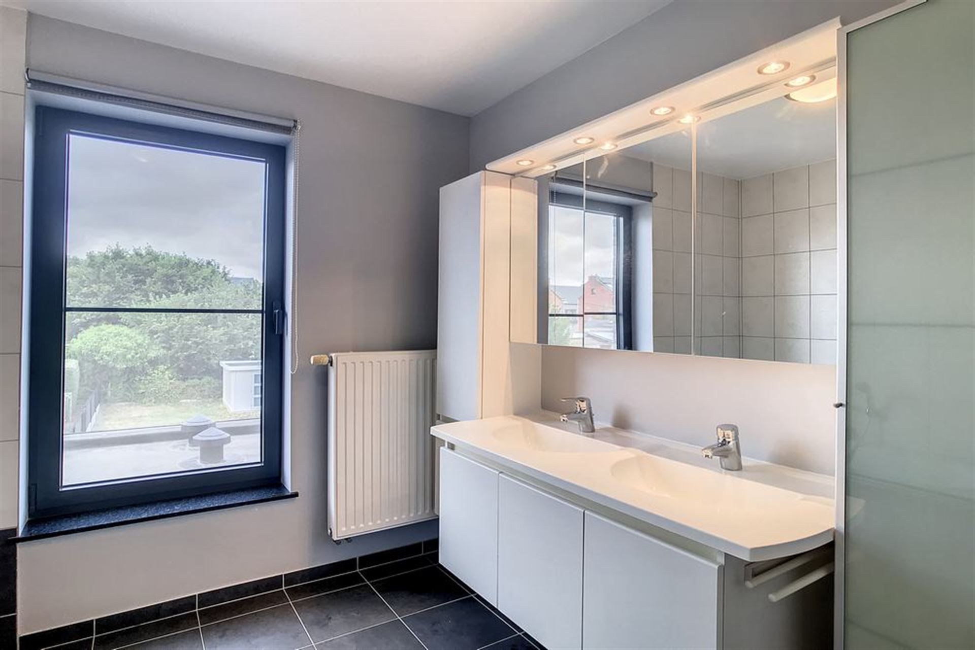 Moderne Halfopen Bebouwing met 5 Slaapkamers  foto 19