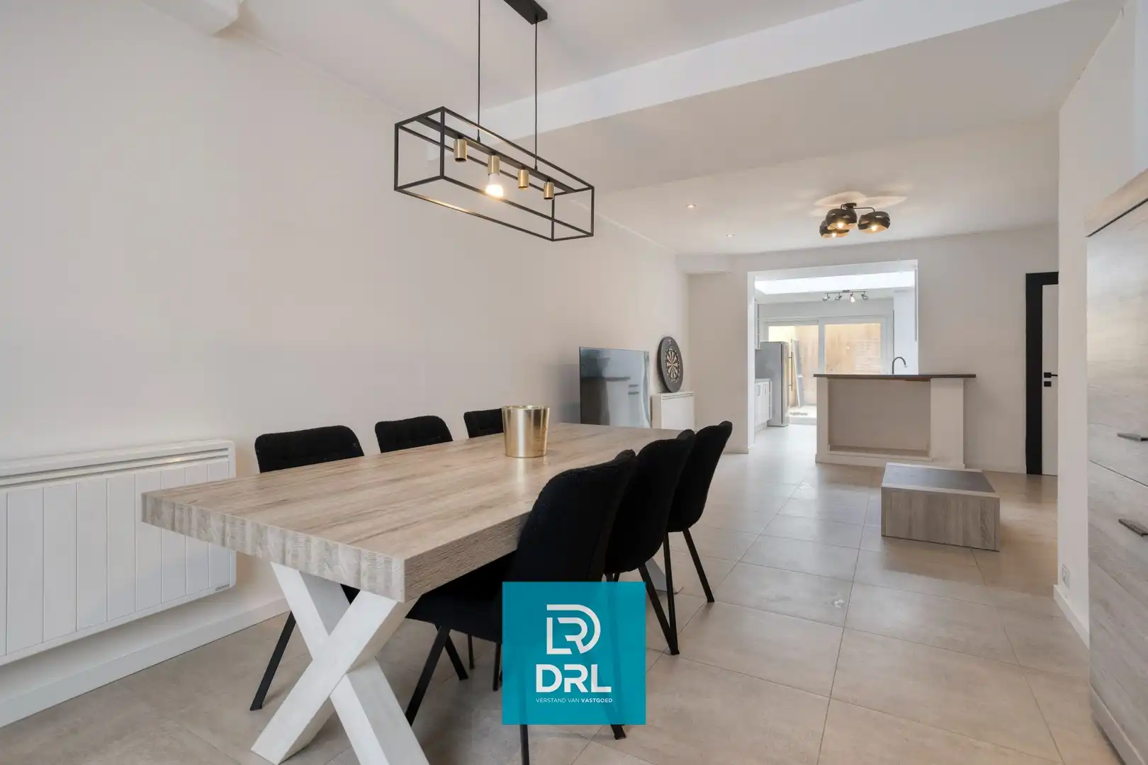 RIJWONING met TUIN te OOSTENDE foto {{pictureIndex}}