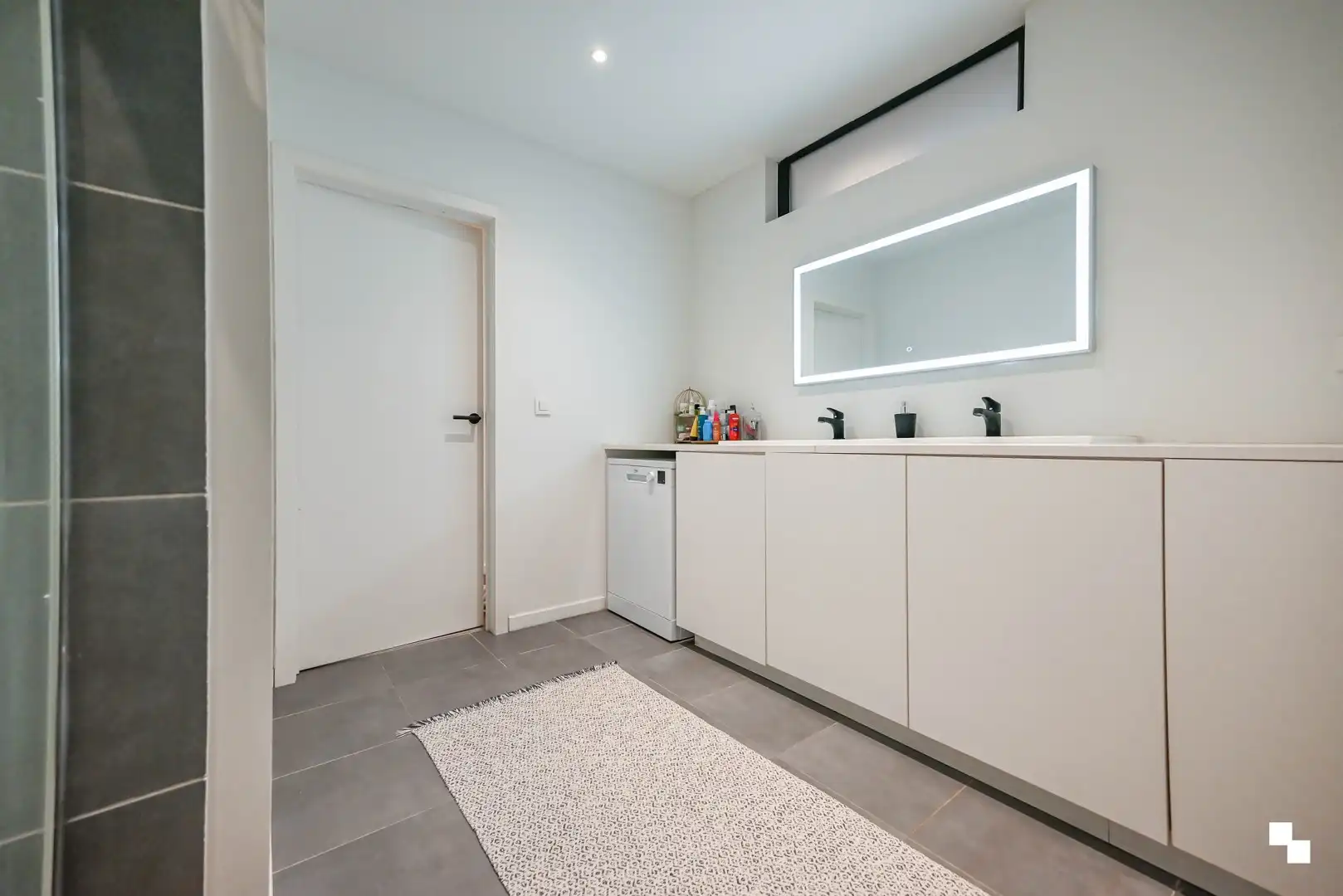 Gerenoveerde & instapklare woning met tuin in Izegem foto 13
