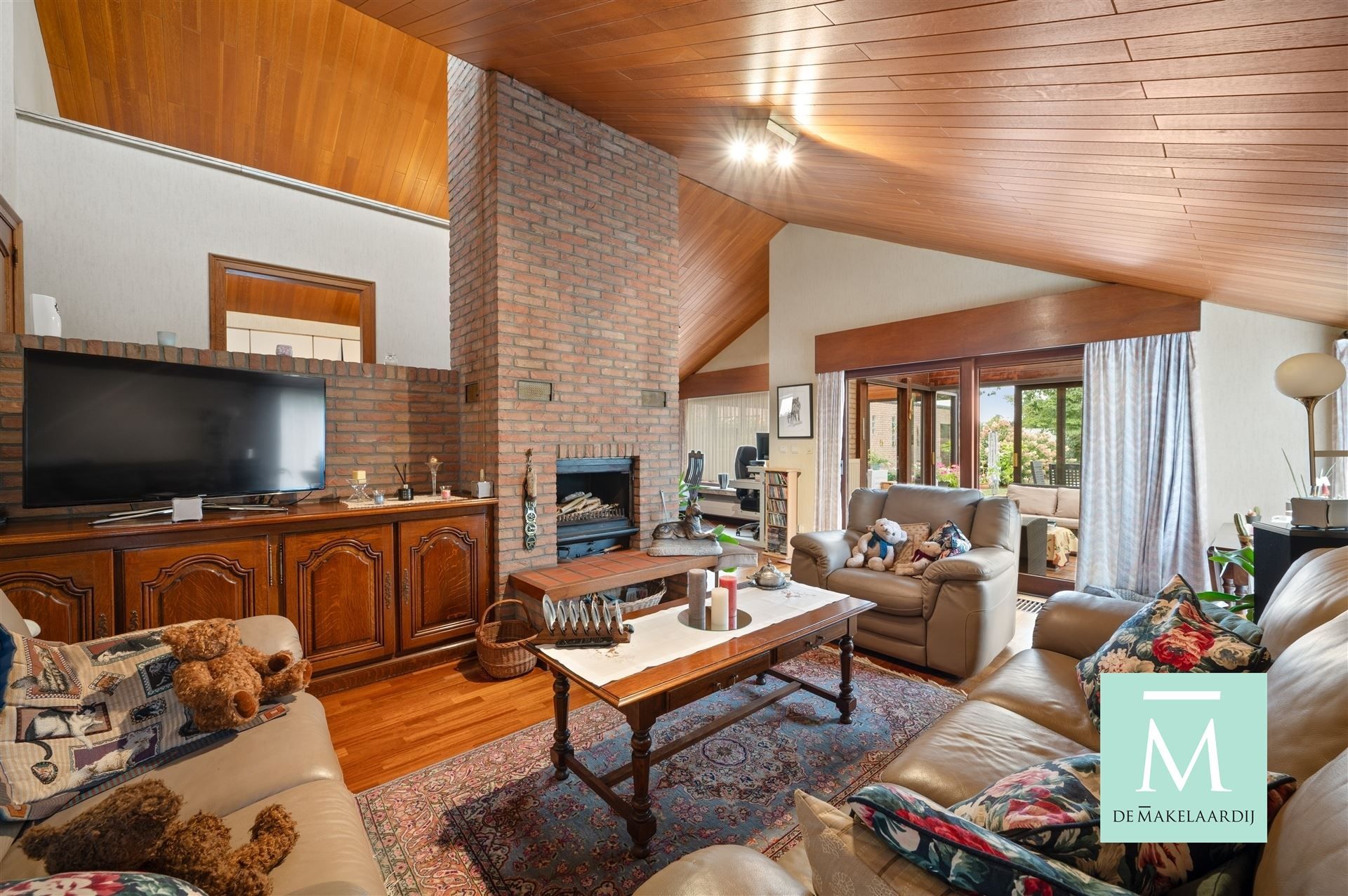 Uitstekend gelegen woning met 3 slaapkamers en garage foto 3