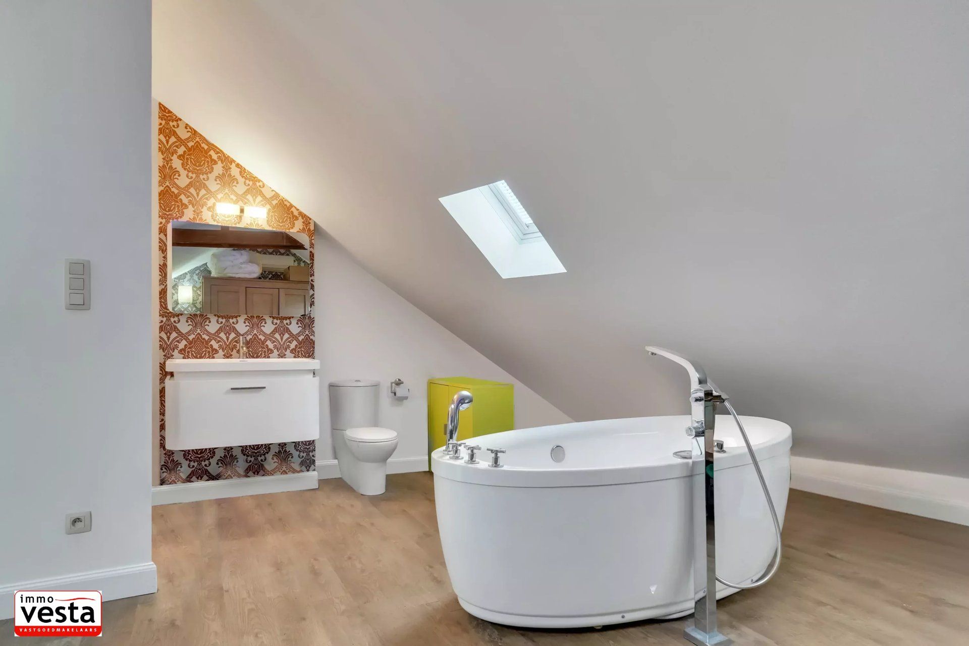 Ruime, gerenoveerde woning op goede locatie foto 15