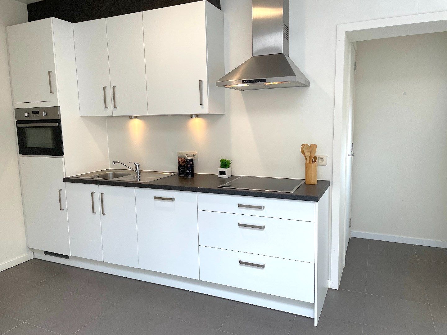 Mooi, gerenoveerd appartement met 1 slaapkamer en terras. foto 6