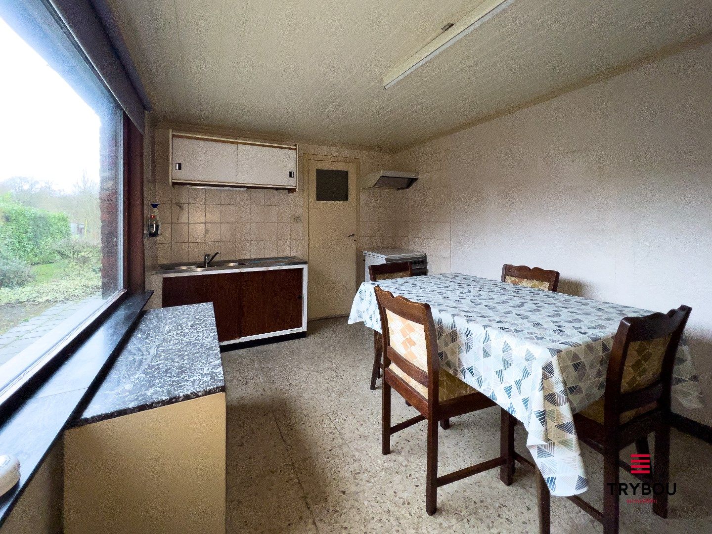 Te renoveren woning in centrum van Houthulst op perceel van 1042m² foto 8
