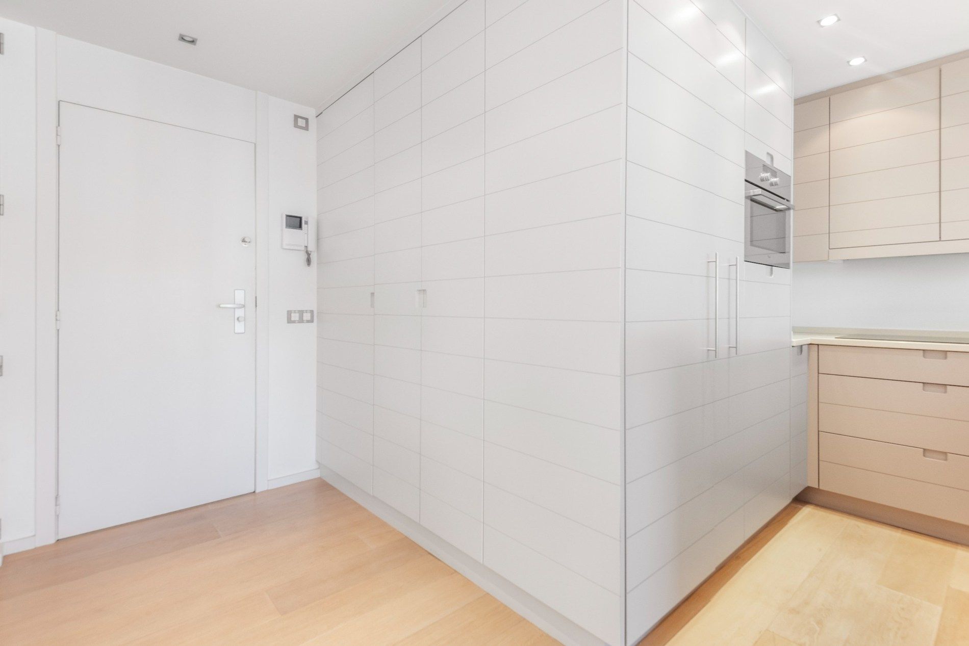 Aangenaam appartement met zuidgericht terras en open zicht, gelegen in de Kustlaan in het Zoute. foto 8