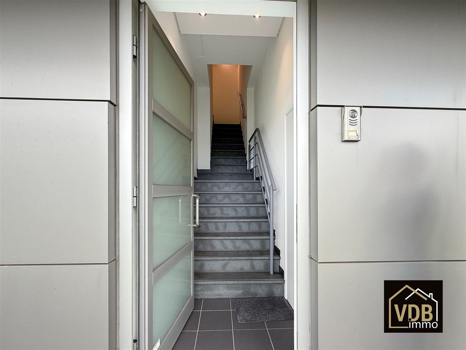 Penthouse zeer goed afgewerkt foto 50