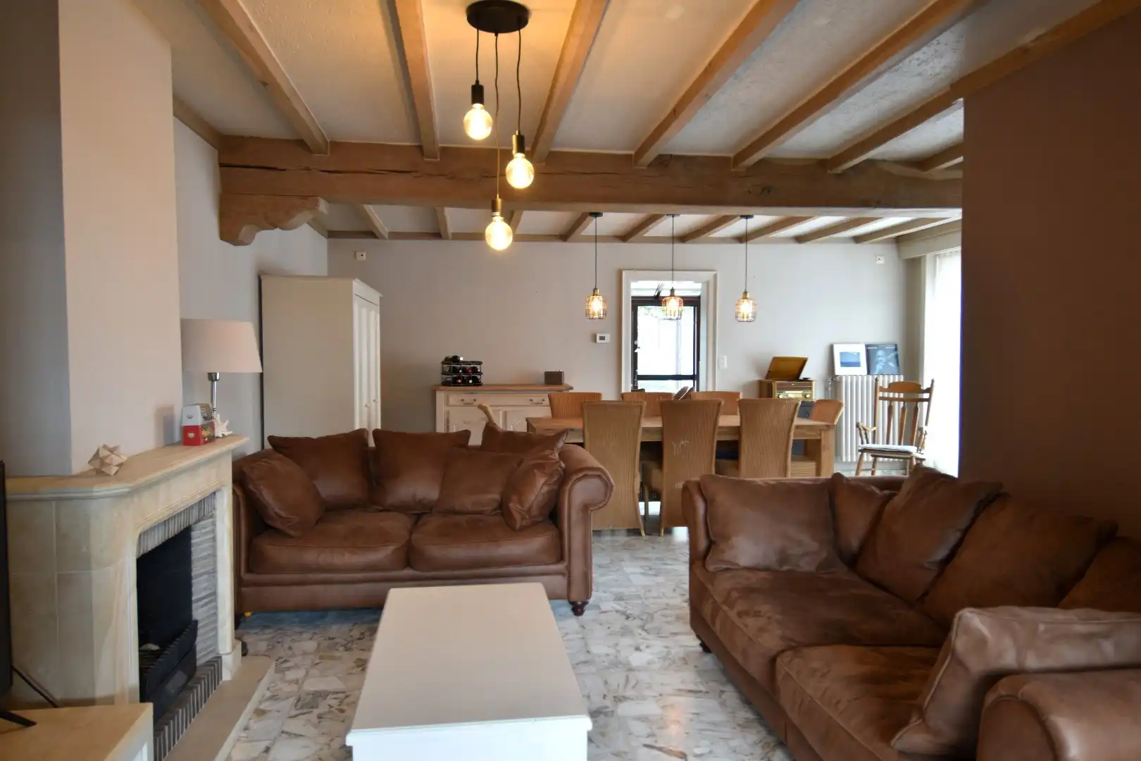 Charmante alleenstaande woning met 3 slaapkamers, tuin en garage in een rustige straat te Rollegem foto 5