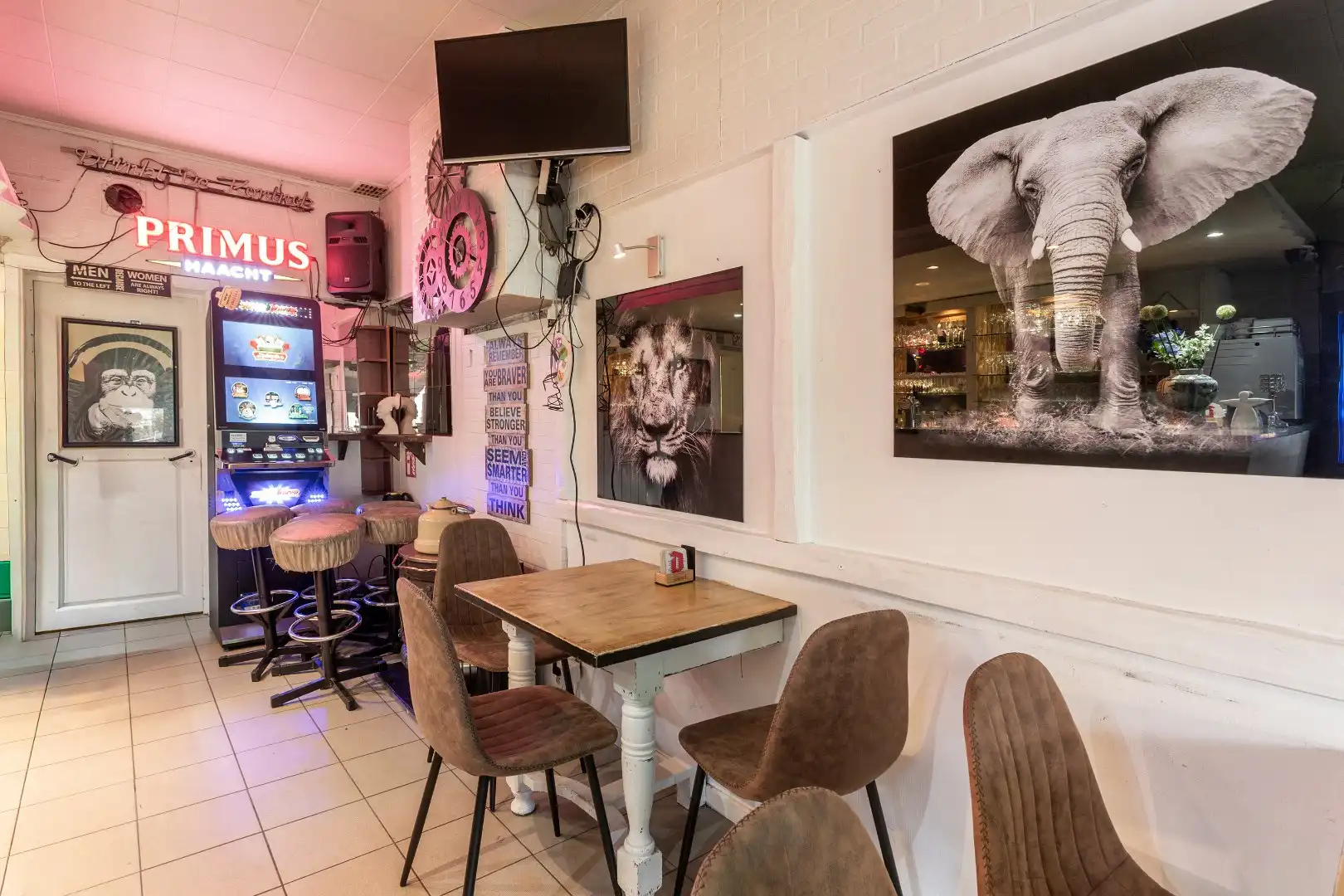 Handelshuis aan Berchem station foto 9