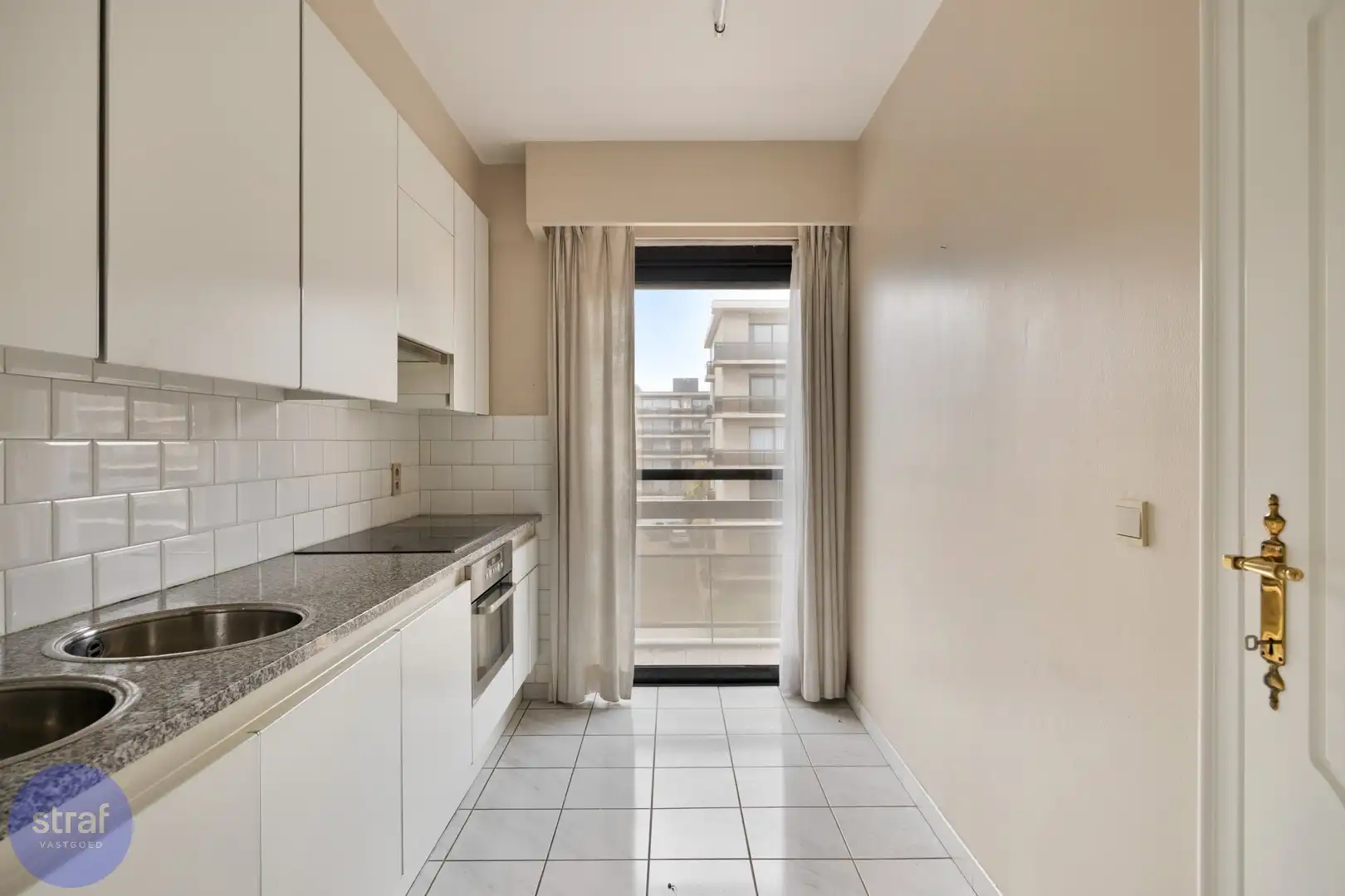 Ruim appartement in hartje Beveren met lage kosten foto 5