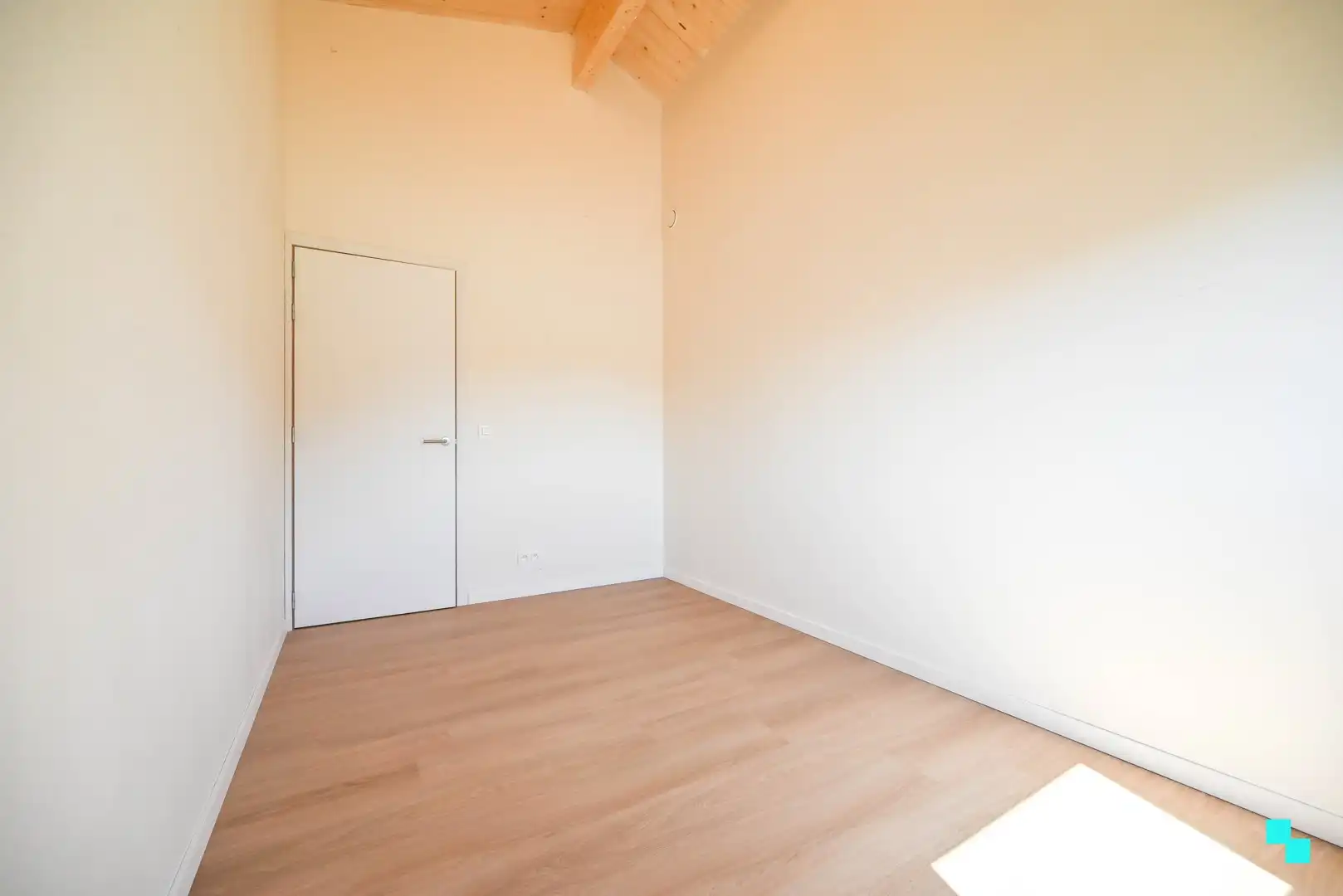 Halfopen nieuwbouwwoning in houtmassiefbouw foto 15