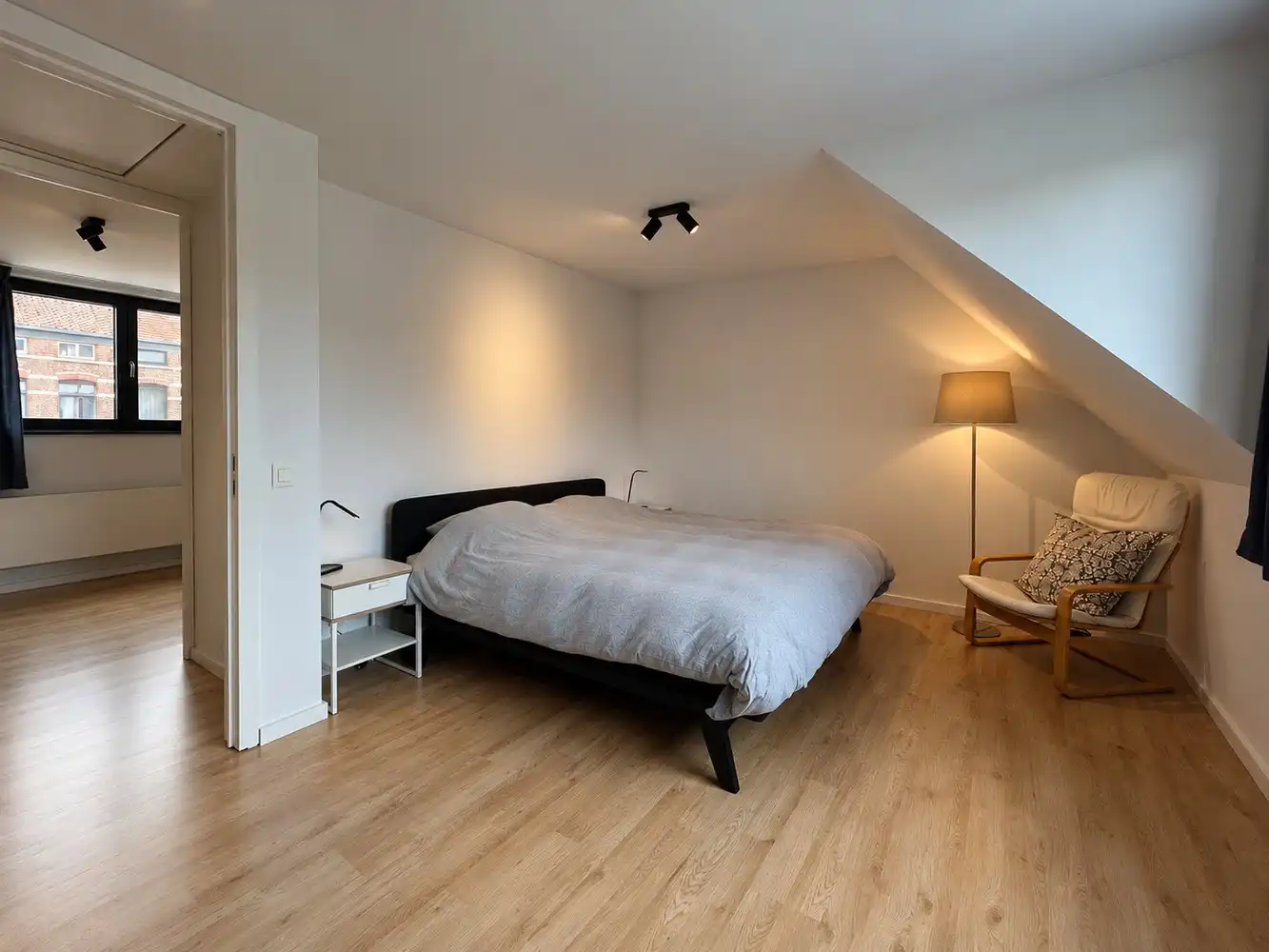 Stijlvolle en volledig gerenoveerde woning met gezellige tuin op toplocatie aan de Leuvense ring! foto 14