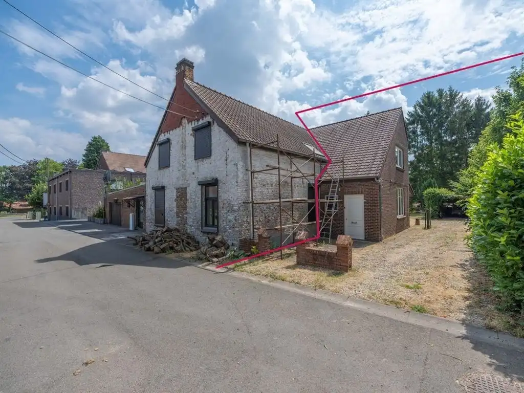 Halfopen bebouwing met kelderverdieping en ruime tuin foto 3
