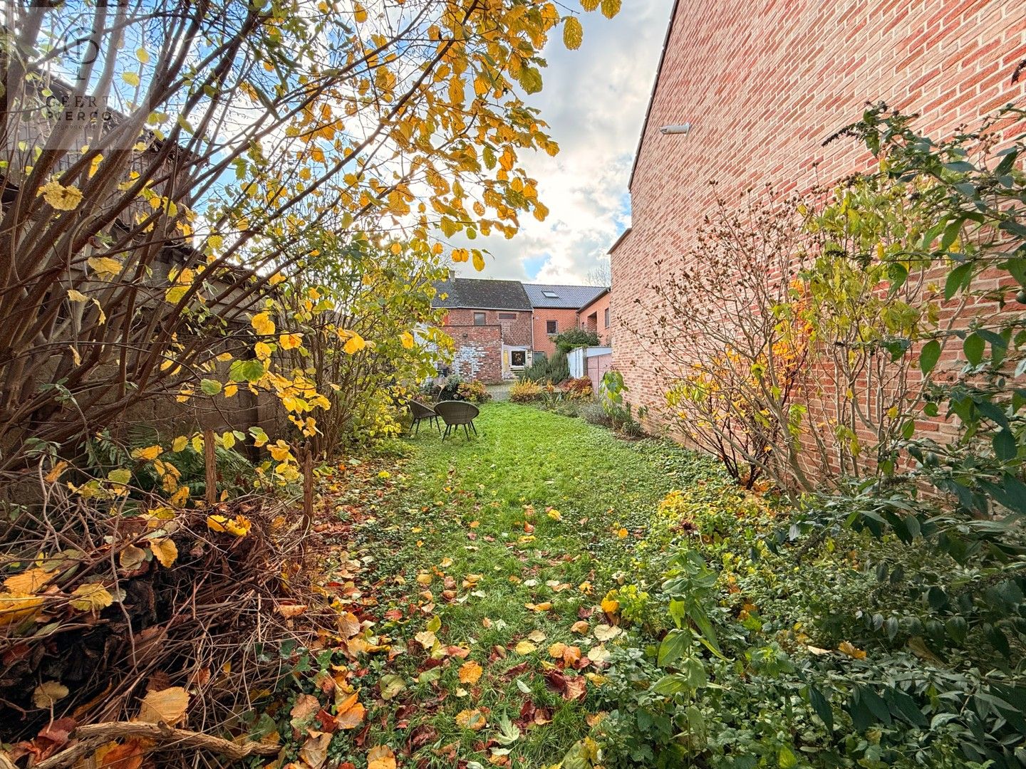 Gezellige rijwoning in het hartje van Landen foto 29