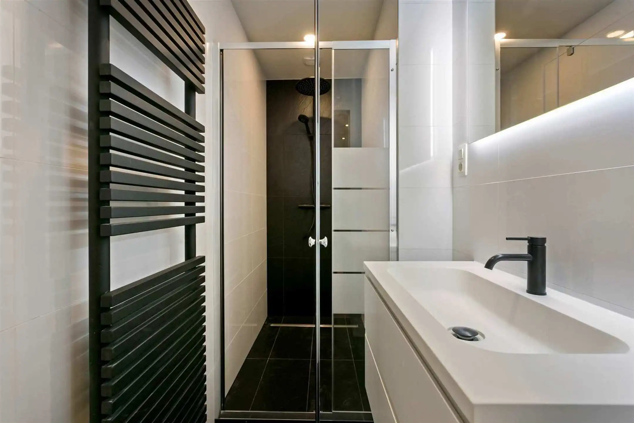 Modern 1 slaapkamer appartement gelegen op de Leien. foto 9