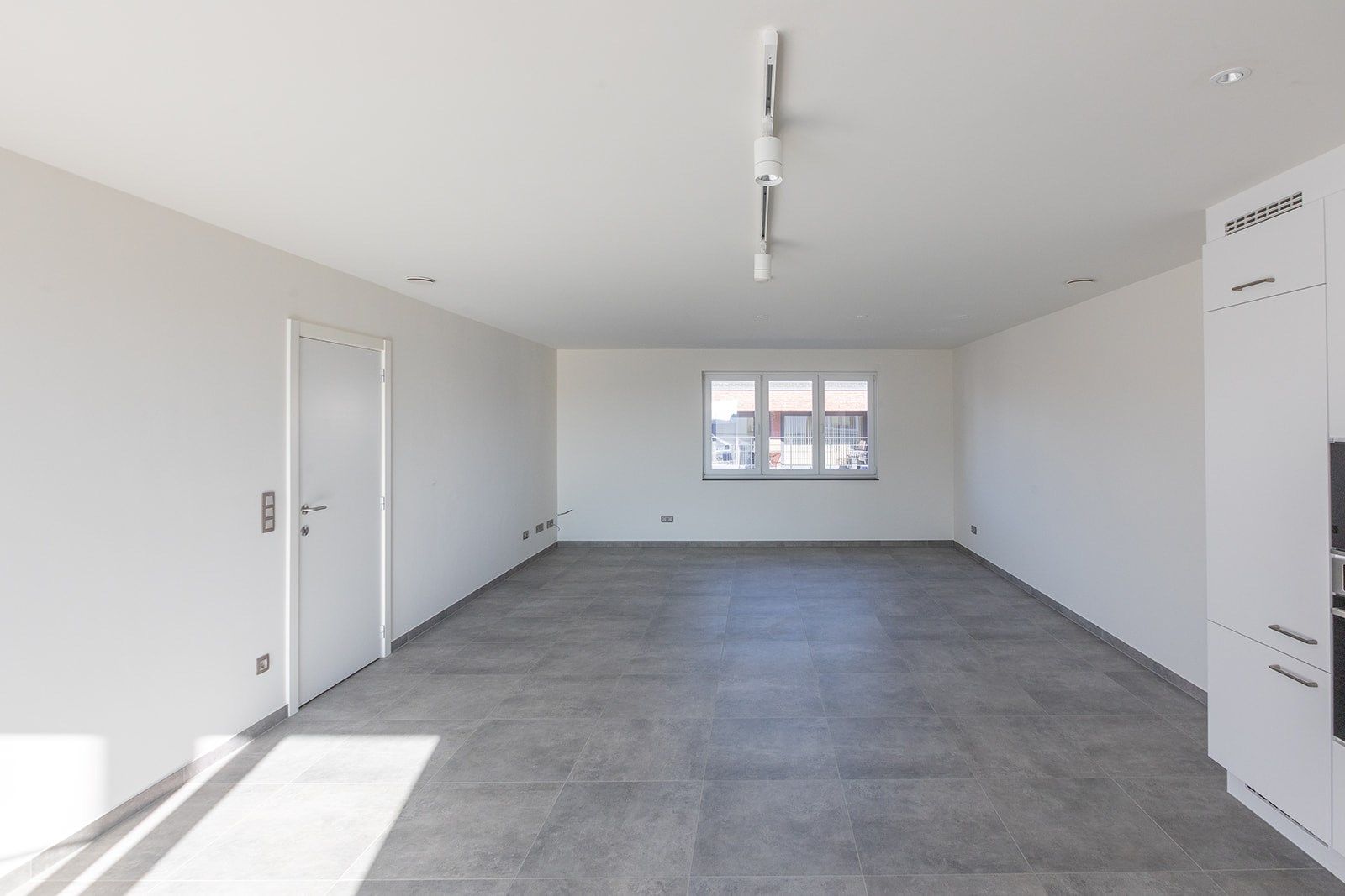 Modern ingericht instapklaar nieuwbouwappartement met 1 slpk foto 2