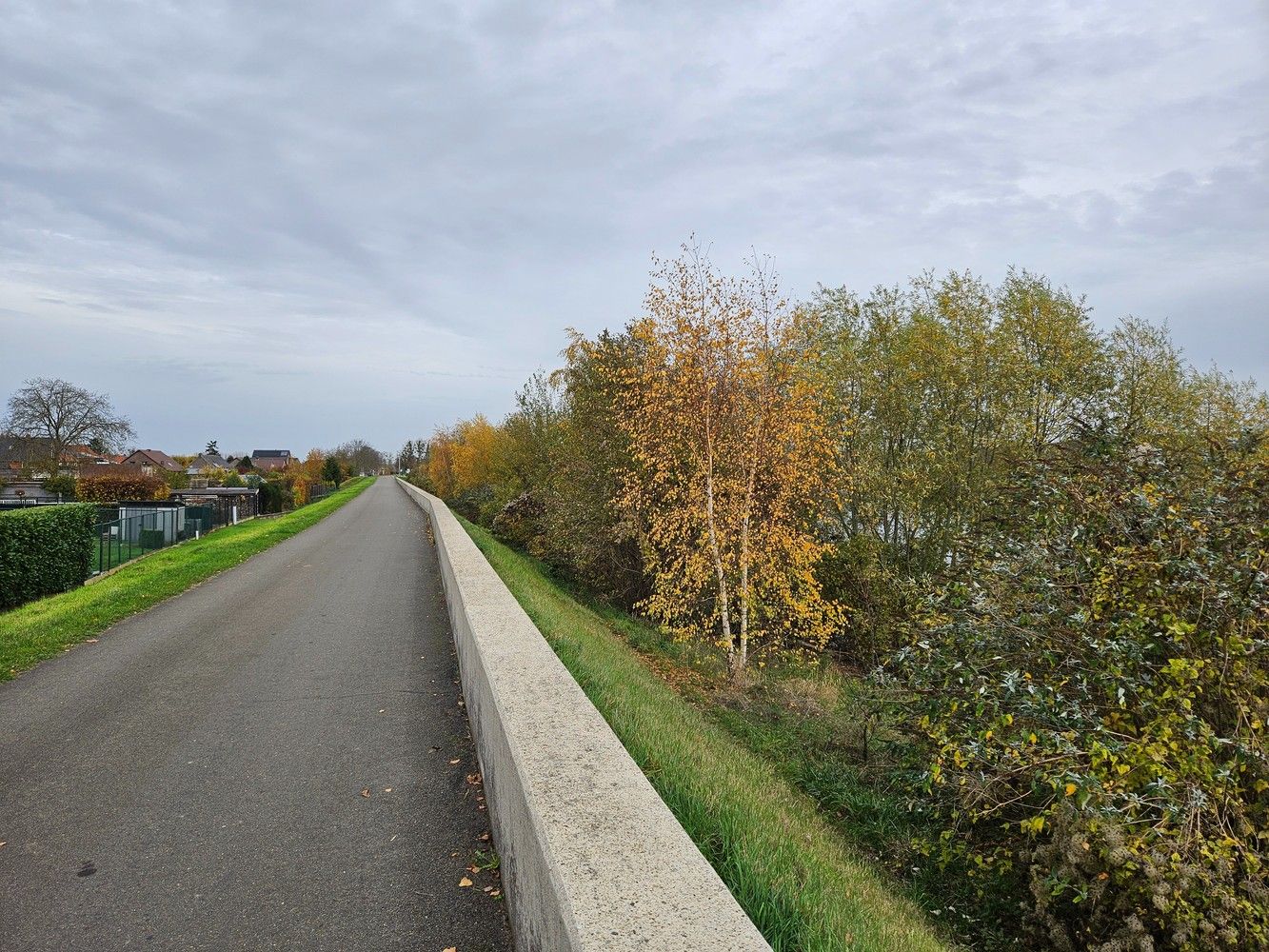 Gerenoveerd appartement met 3 slaapkamers, 2 terrassen en garage in Uikhoven aan de Maas! foto 23