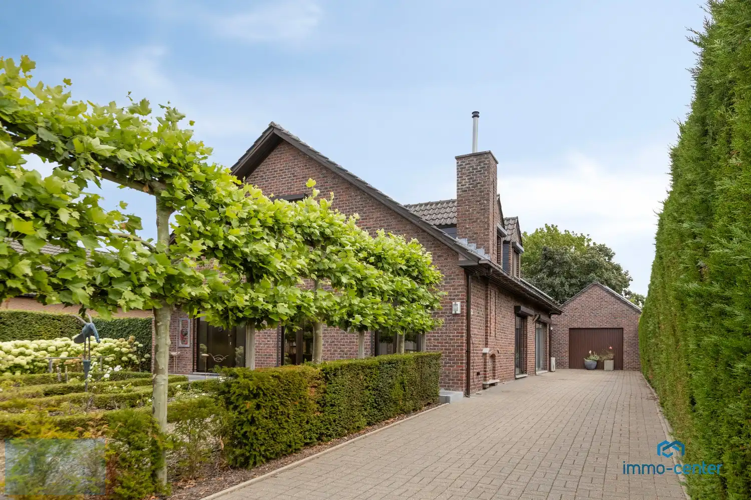 Instapklare vrijstaande woning met 4 slaapkamers en prachtige tuin foto 38