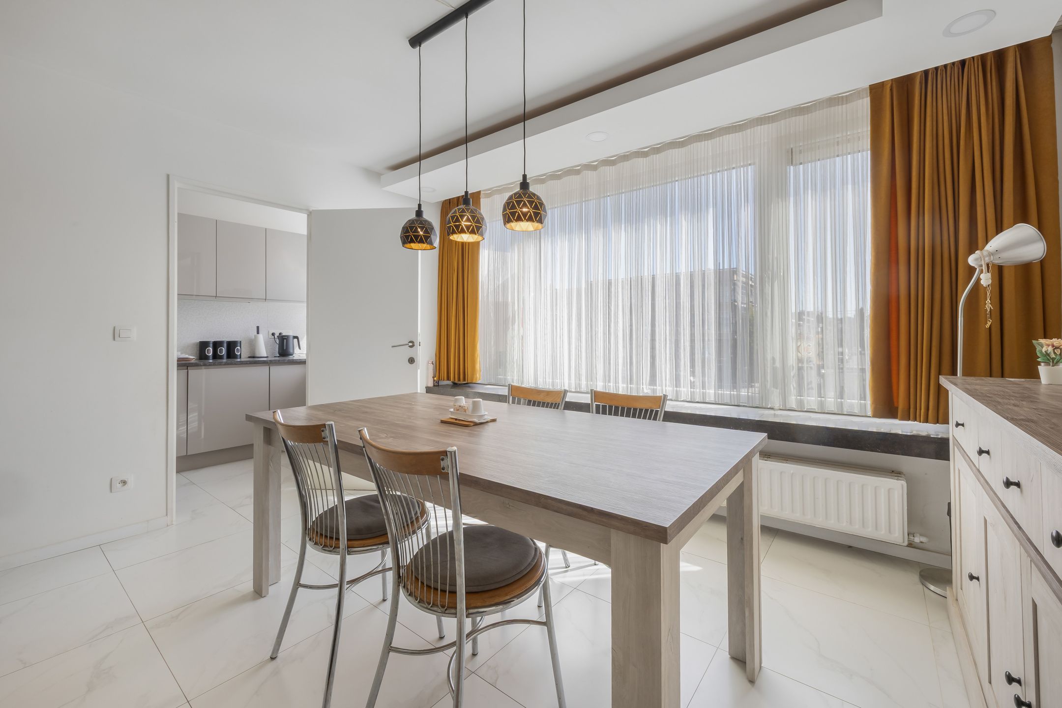 volledig gerenoveerd appartement met 2 slaapkamers en terras foto 8