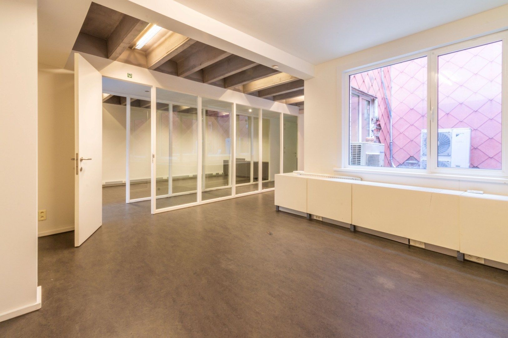 Een centraal gelegen en energiezuinige kantoorruimte! foto 8