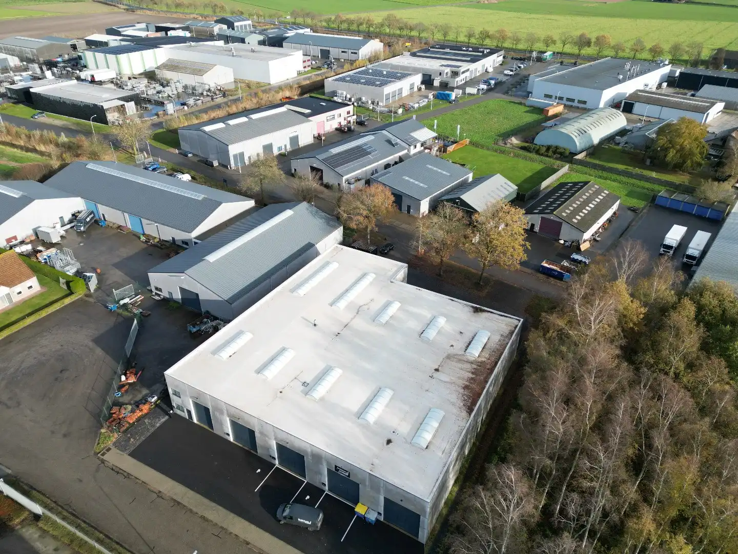 Strategisch gesitueerde bedrijfsruimte foto 11