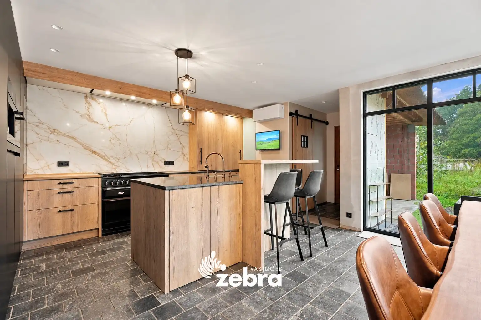 Halfopen bebouwing met loods (288 m²) te Rumbeke! foto 2