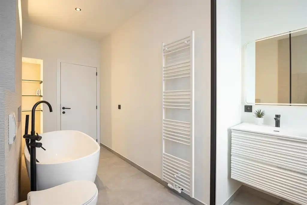 Hoogwaardig gerenoveerde, energiezuinige wonin foto 14