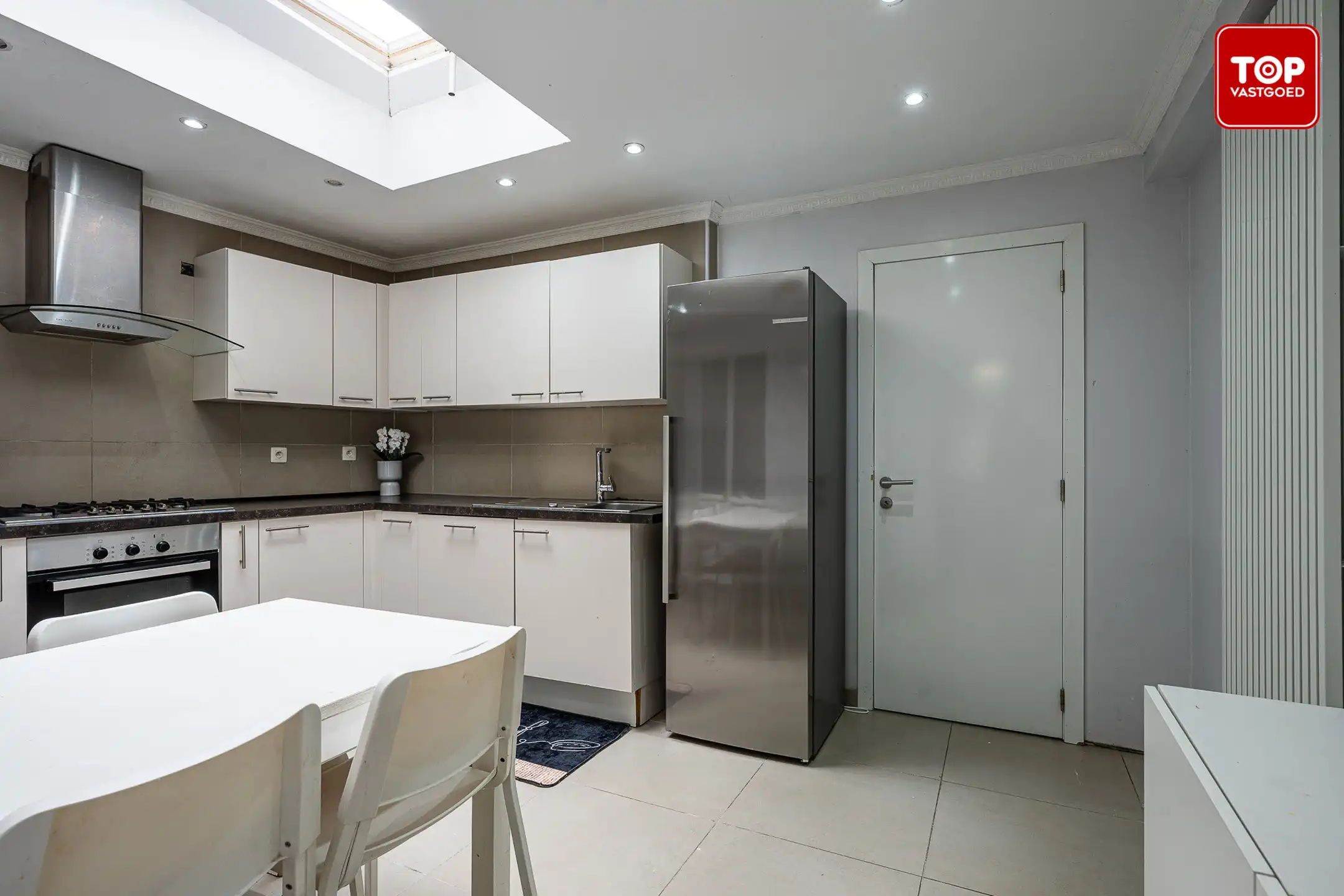 Woning met 4 slaapkamers met alles op wandelafstand.  foto 8