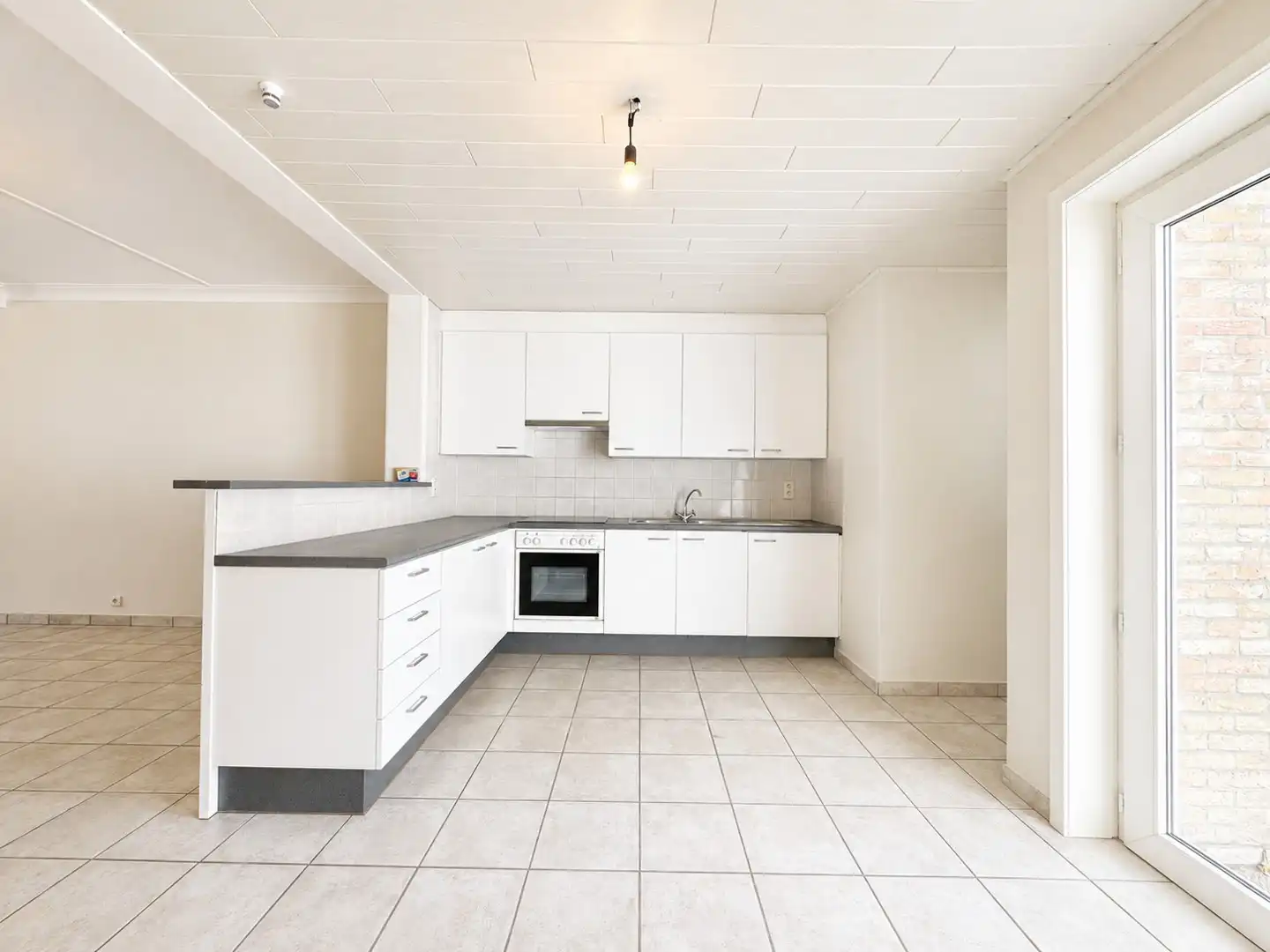 Rijwoning met 3 slaapkamers en tuintje vlakbij centrum Zomergem foto 7