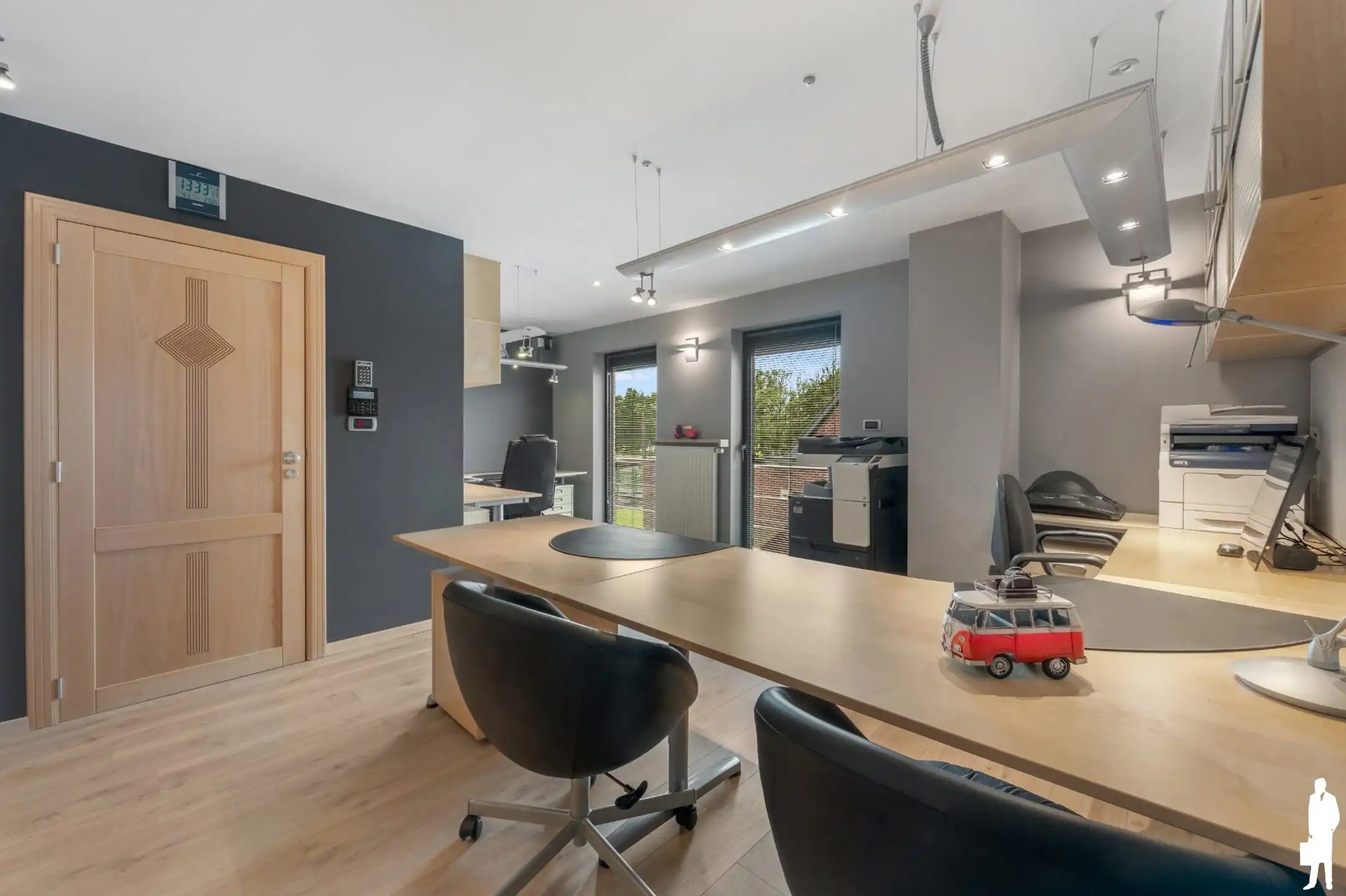 Prachtige woning met 5 slaapkamers, 2 badkamers en bijgebouw foto 18