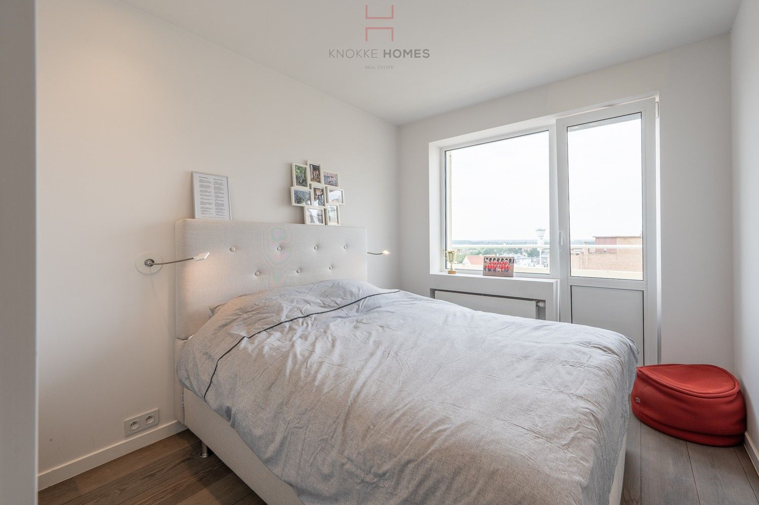Exceptioneel hoekappartement op de Zeedijk genietend van uitzonderlijke zee- en strandzichten. foto 15