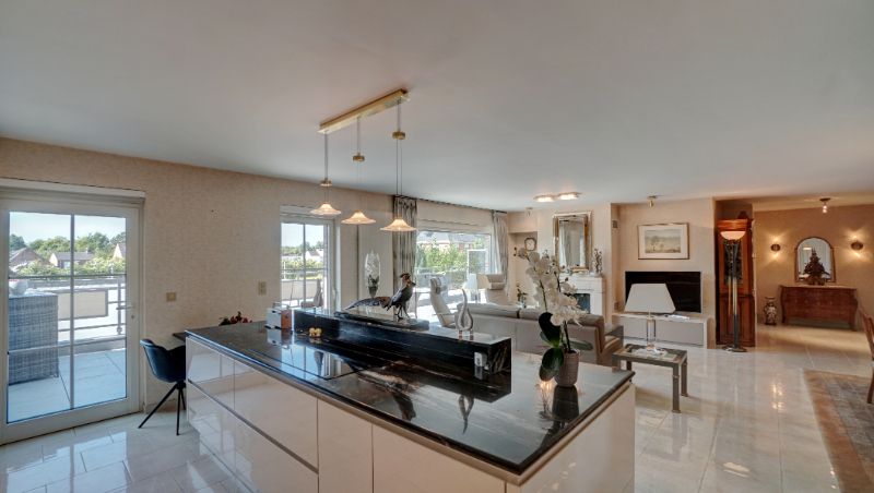 Exclusief ruim luxe-appartement van 190m² met zuiderterras van 50m² foto 4
