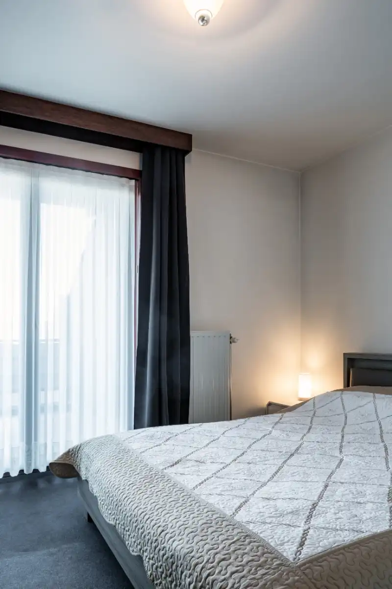 --- NIEUW --- Gunstig gelegen lichtrijk appartement met 2 slaapkamers + garagebox. foto 8